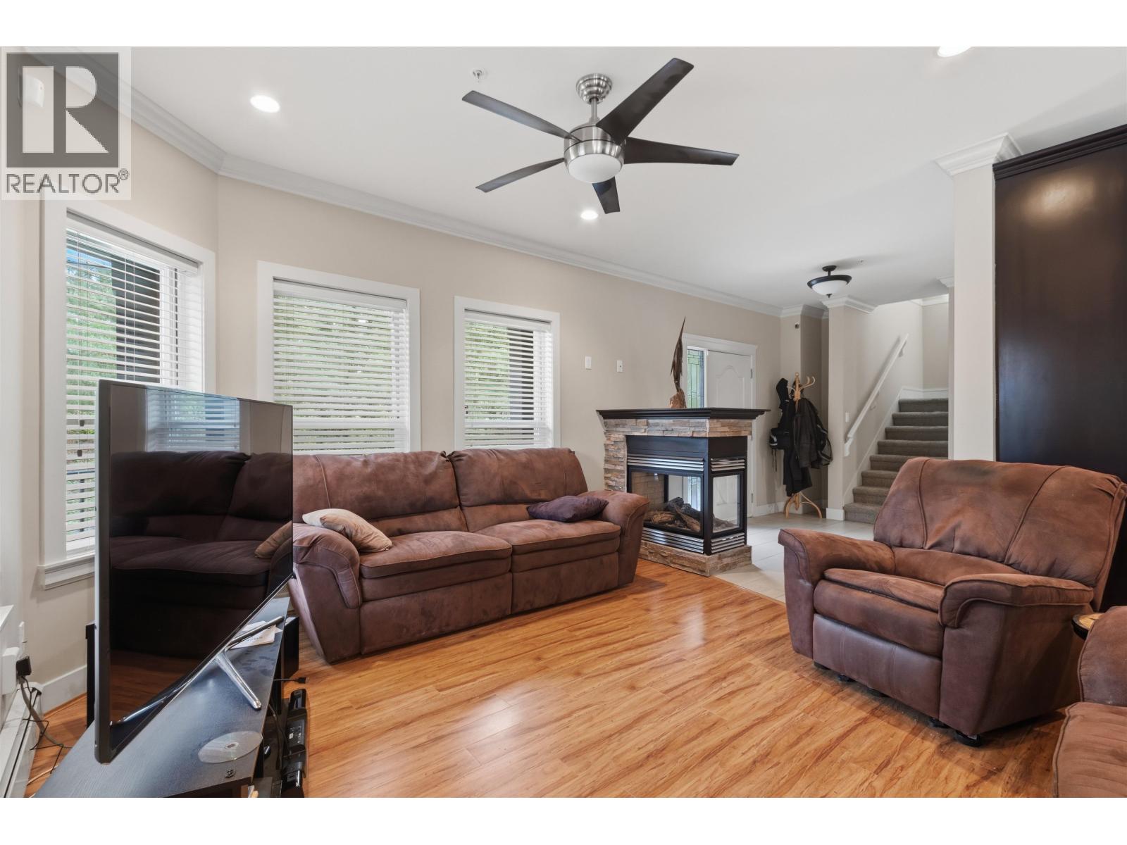 24230 104 Avenue Property Photo 4