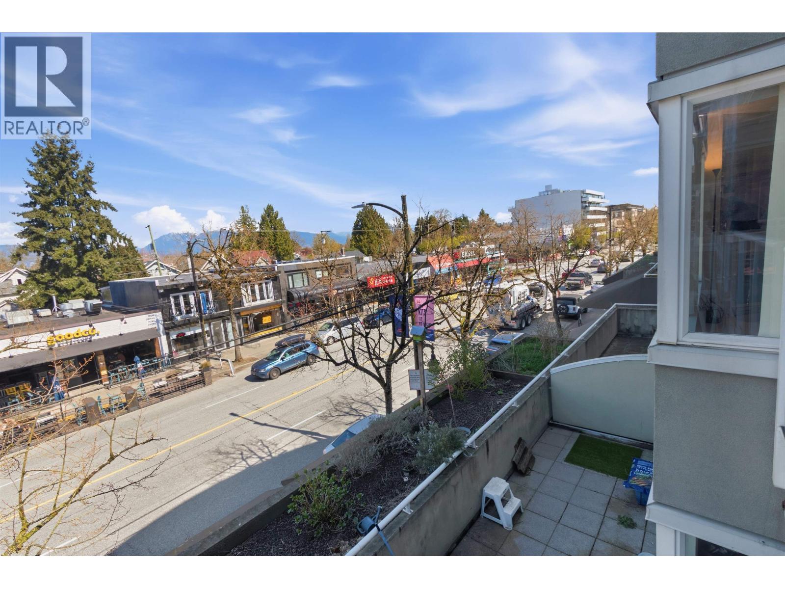 211 3250 W Broadway Property Photo 11