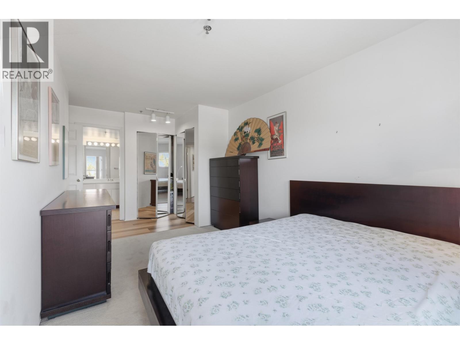211 3250 W Broadway Property Photo 18