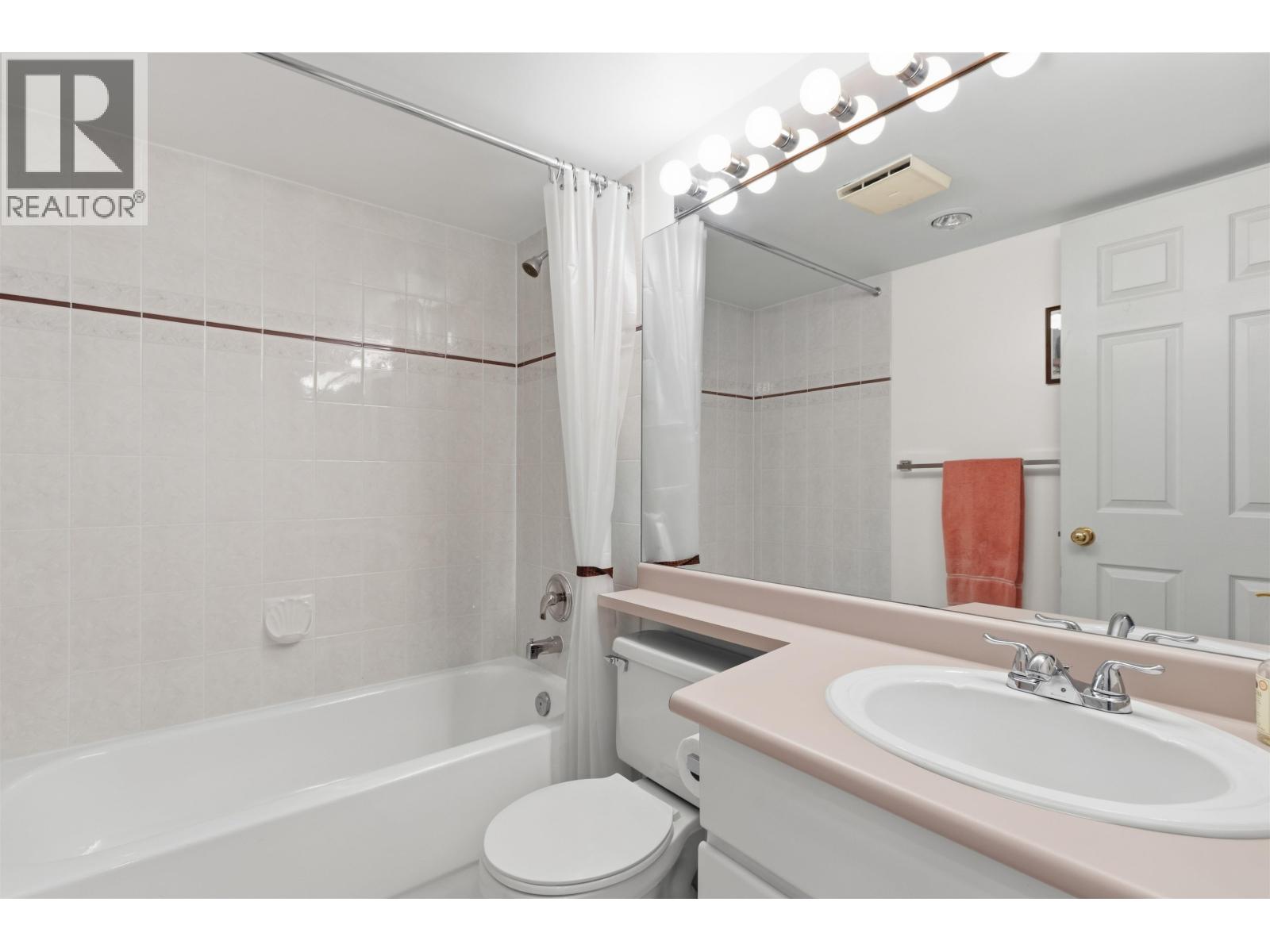 211 3250 W Broadway Property Photo 26