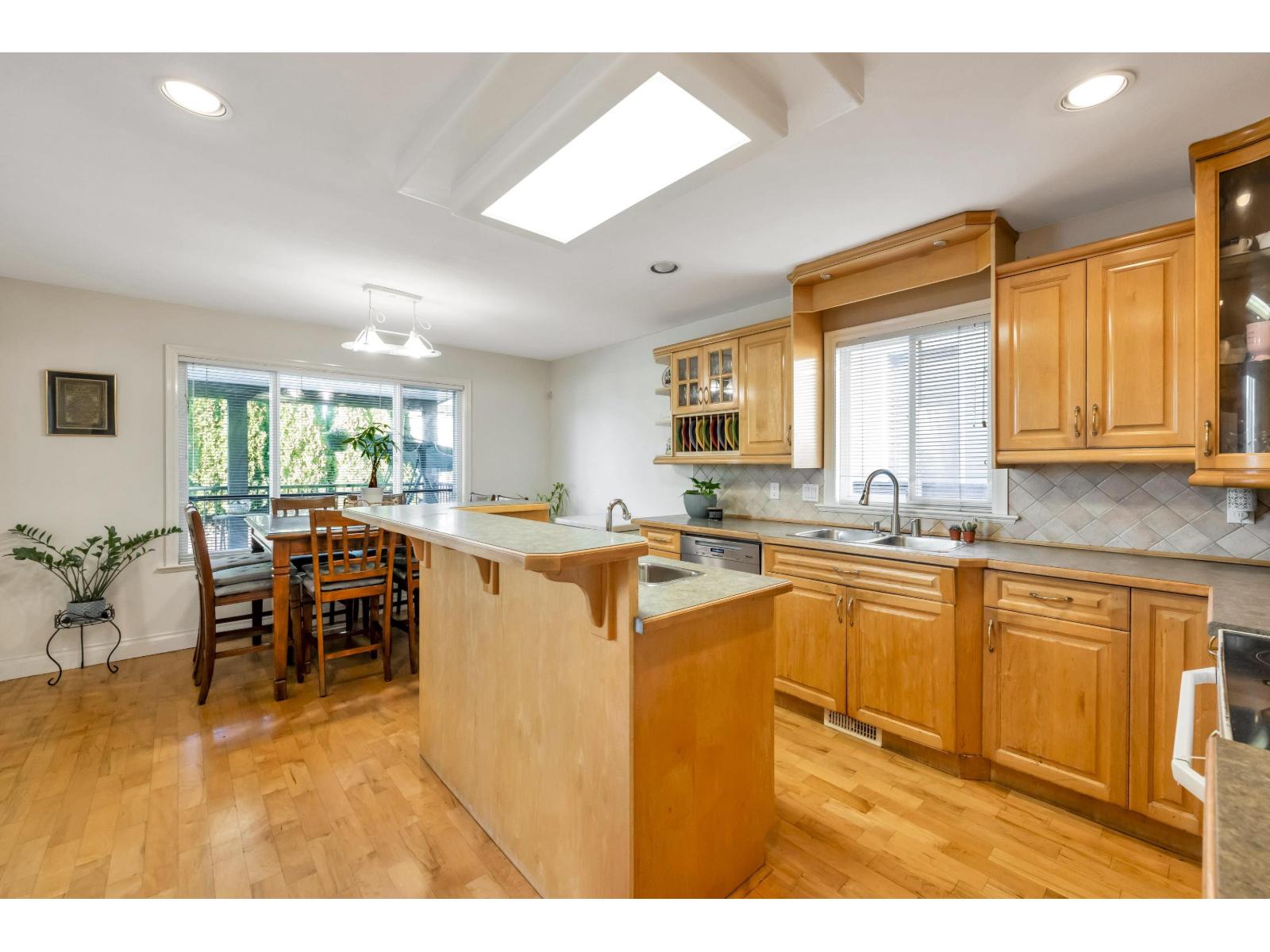 14539 74 Avenue Property Photo 8