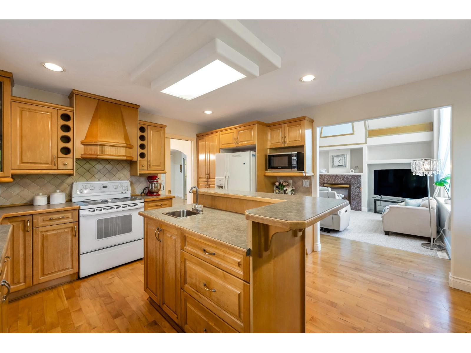 14539 74 Avenue Property Photo 11