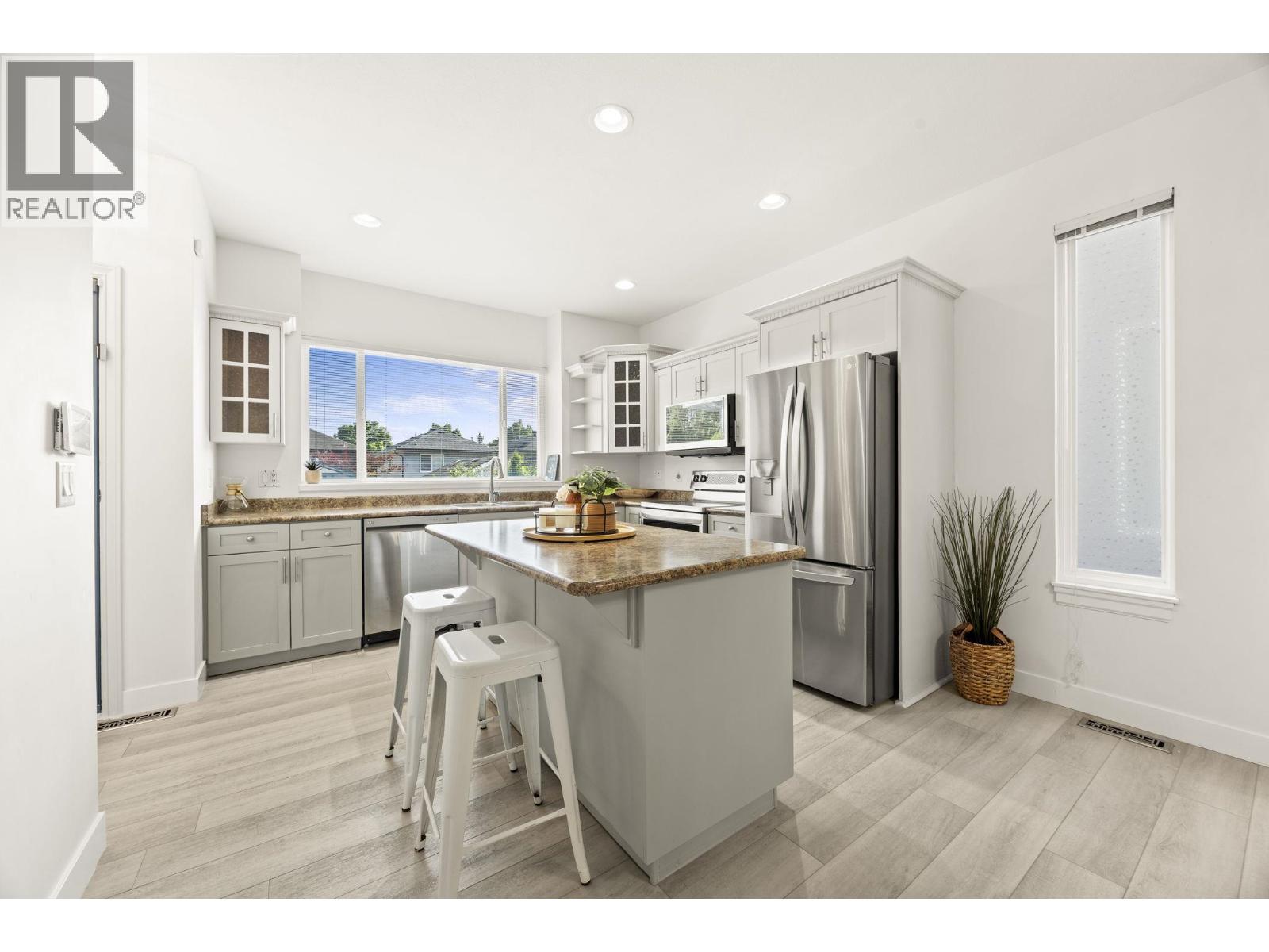 24222 103 Avenue Property Photo 3