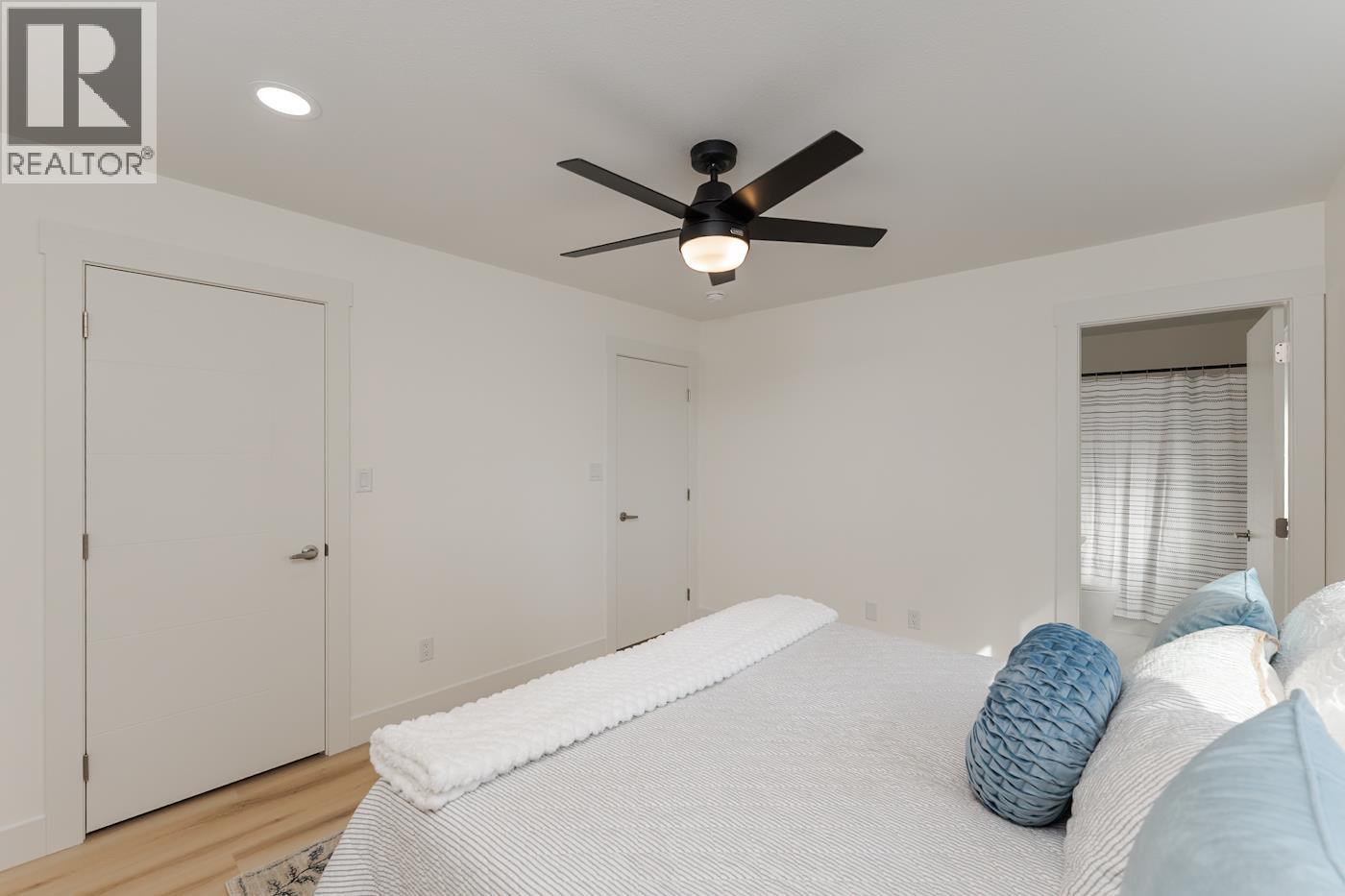 7990 Southridge Avenue Property Photo 19