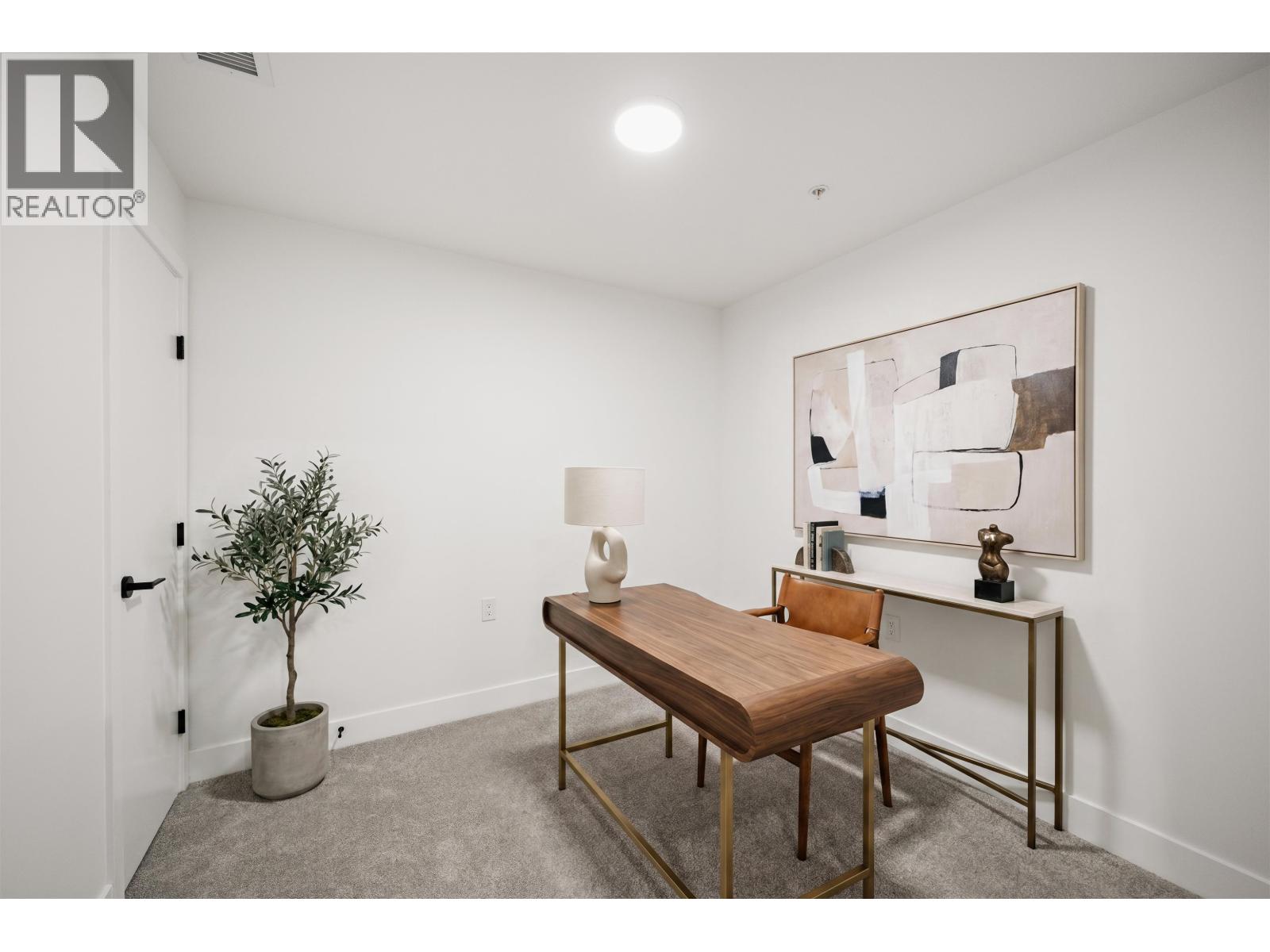 410 111 Buller Street Property Photo 4