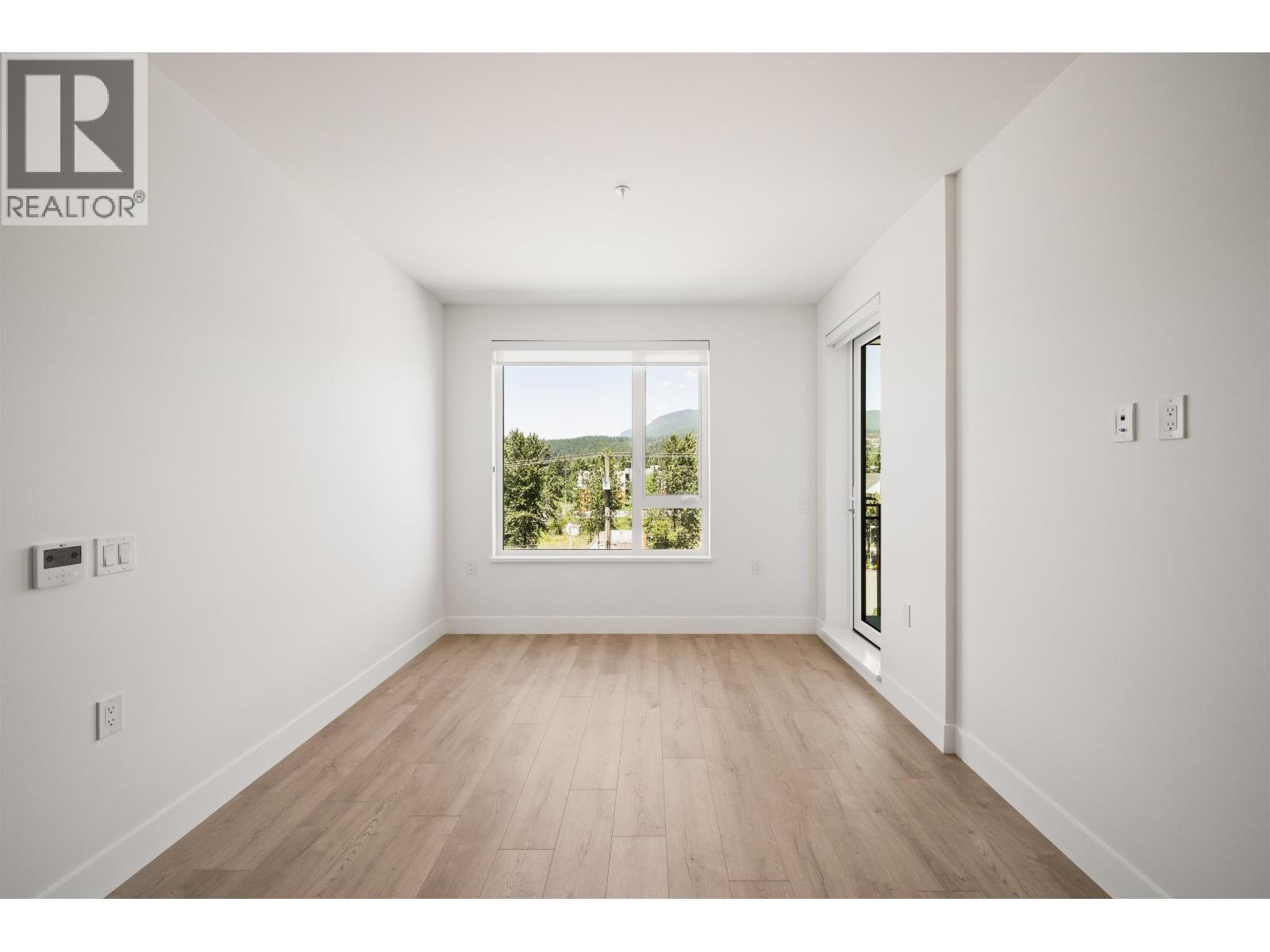 410 111 Buller Street Property Photo 11