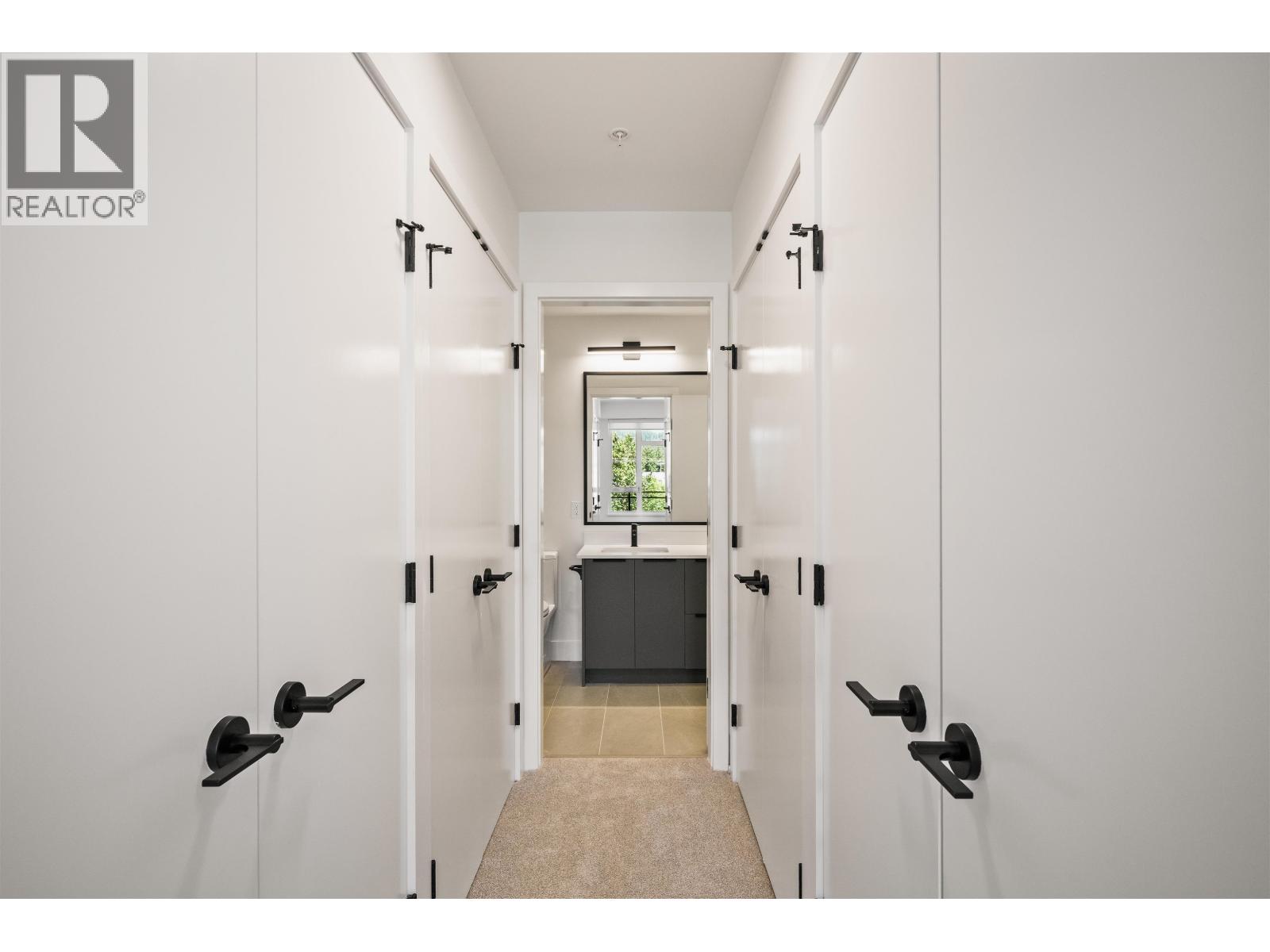 410 111 Buller Street Property Photo 15