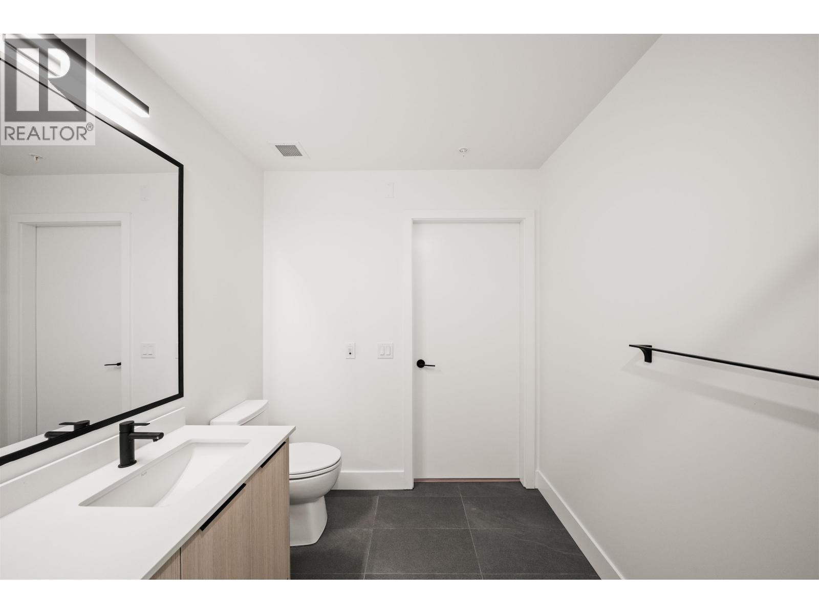 410 111 Buller Street Property Photo 20