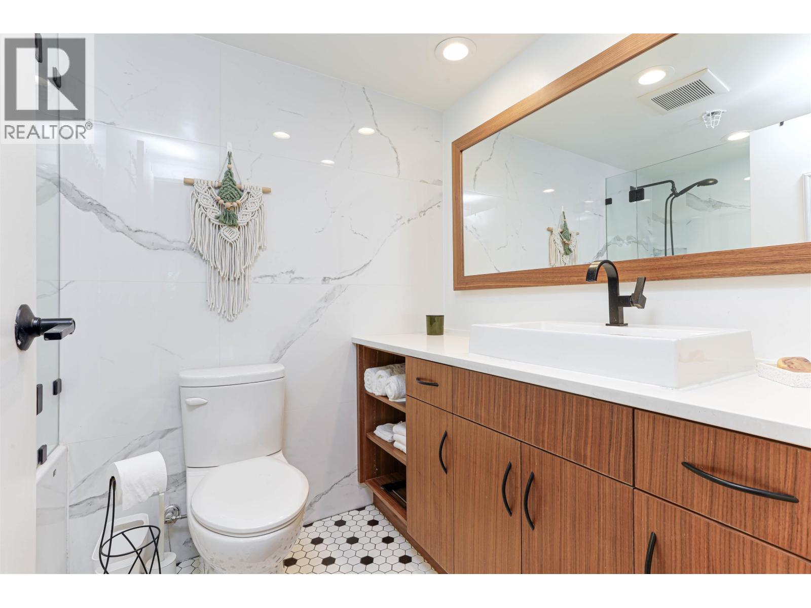 505 1006 Beach Avenue Property Photo 12