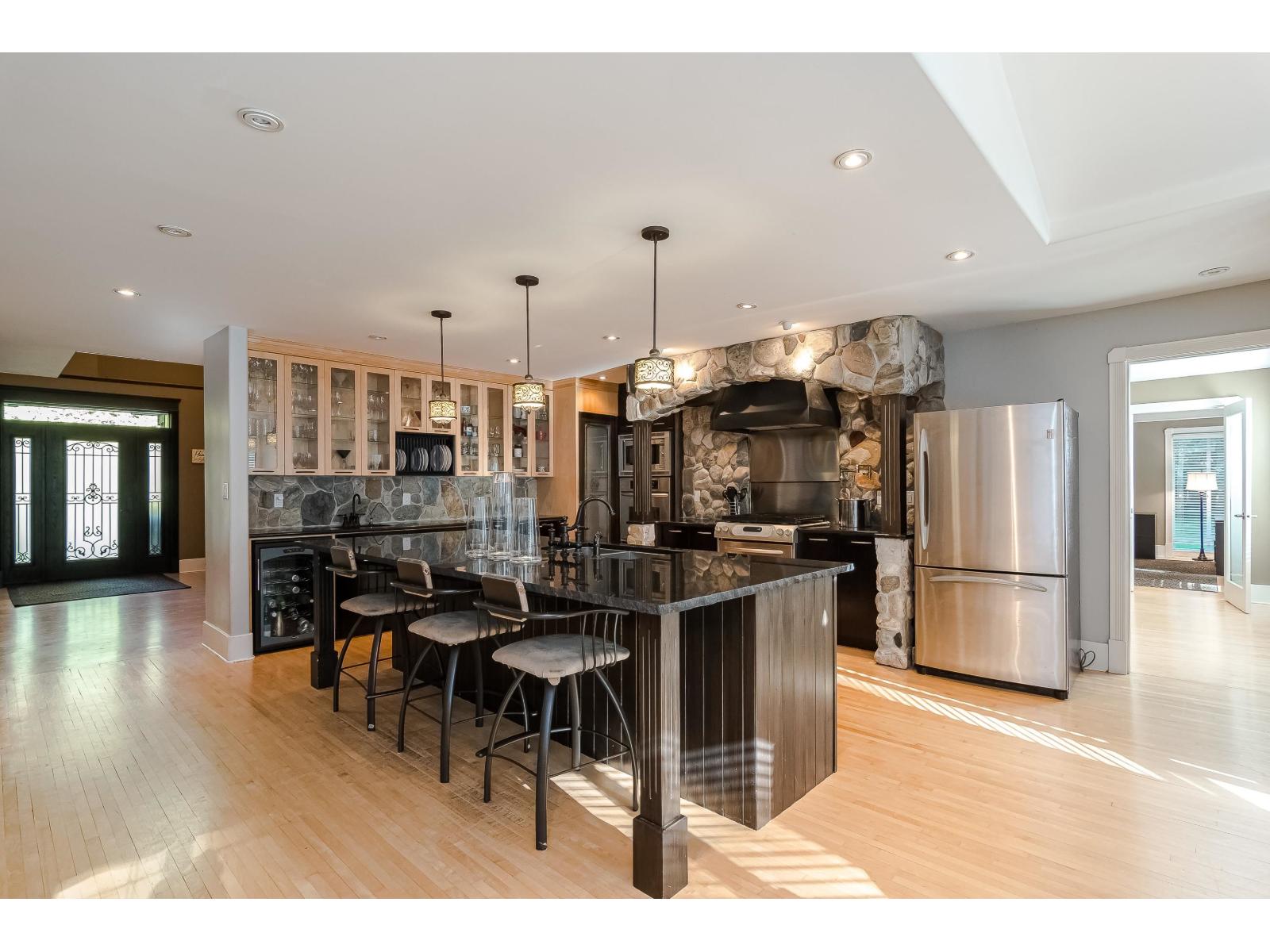 2240 198 Street Property Photo 7