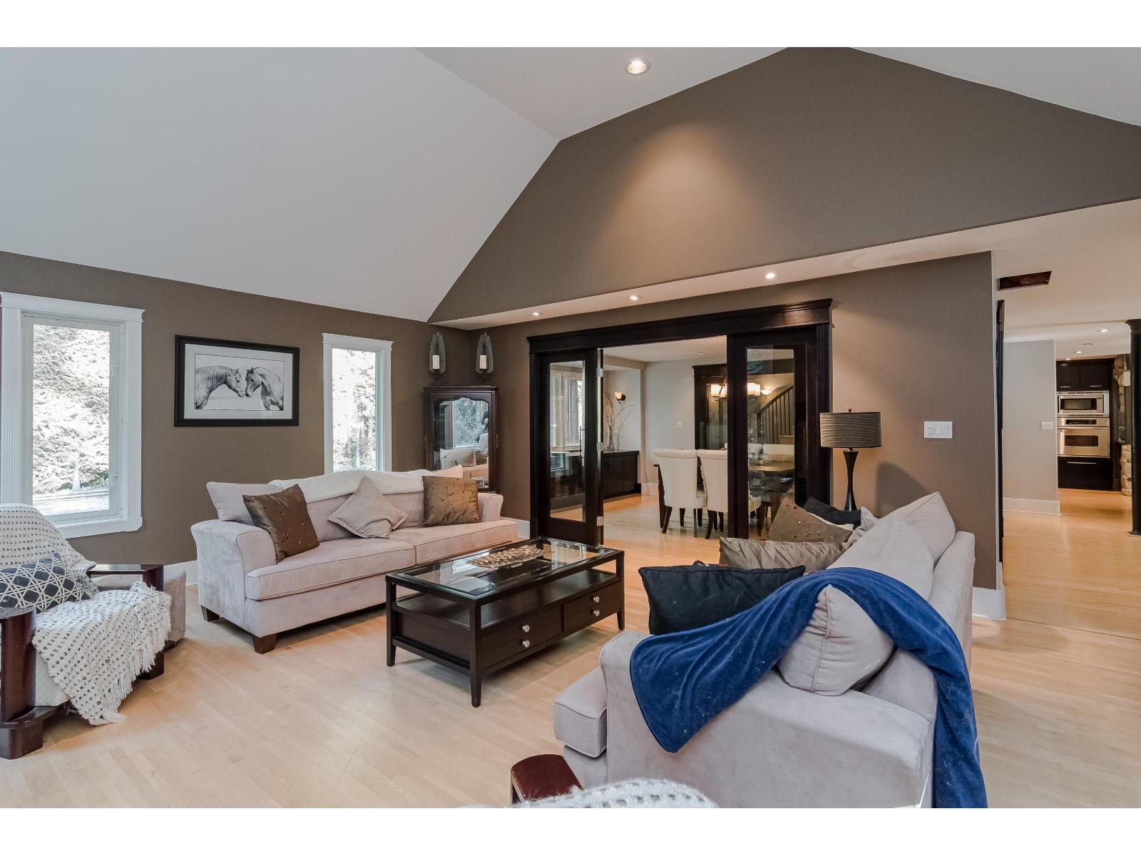 2240 198 Street Property Photo 17