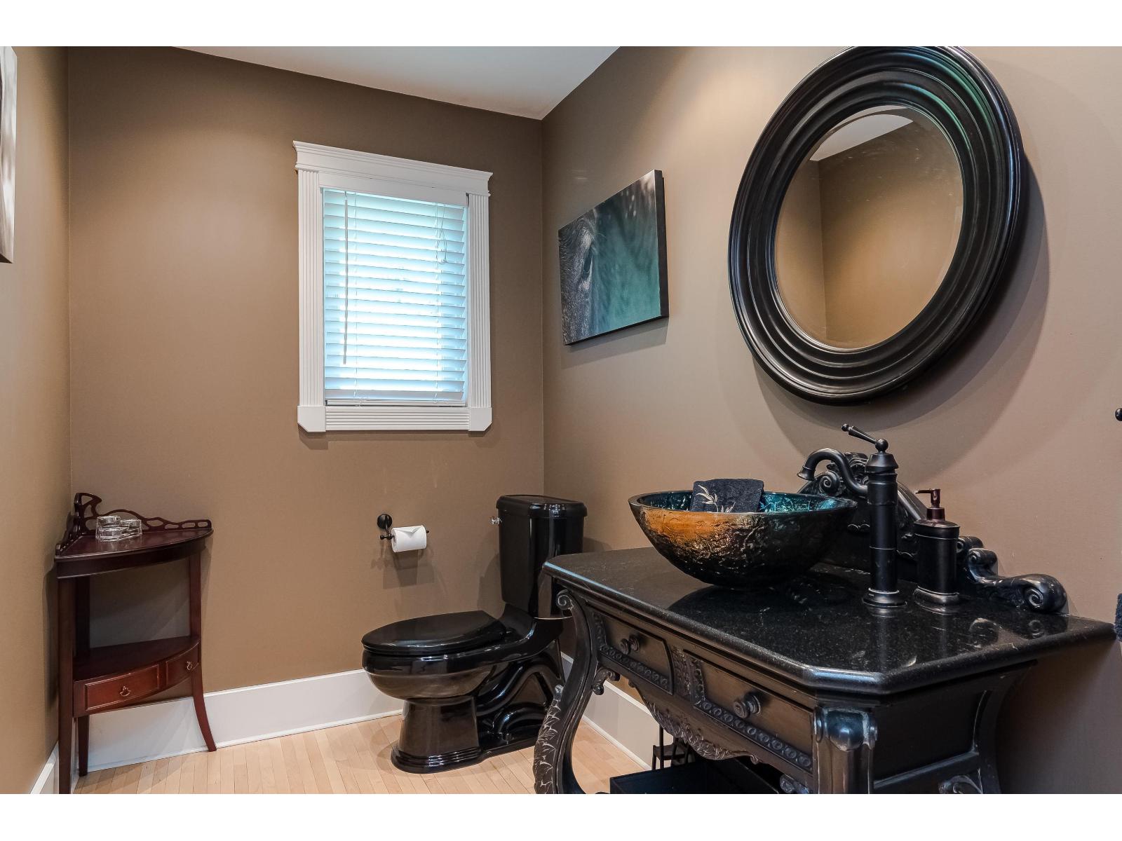 2240 198 Street Property Photo 19