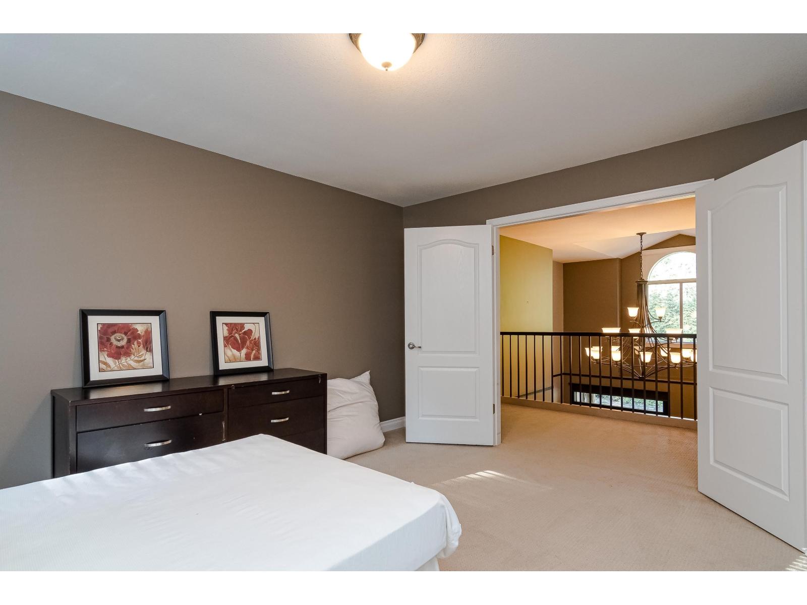 2240 198 Street Property Photo 23