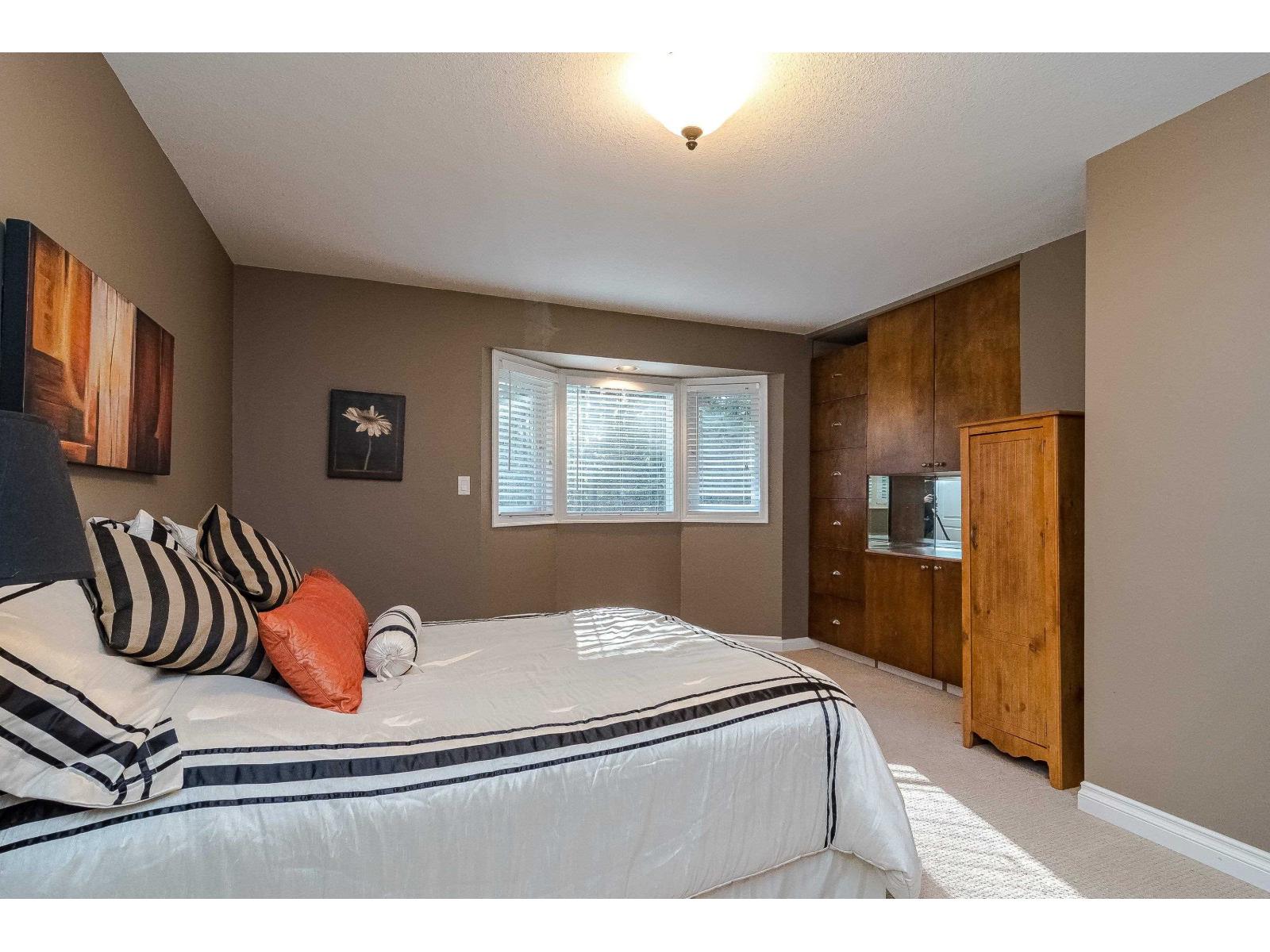 2240 198 Street Property Photo 25
