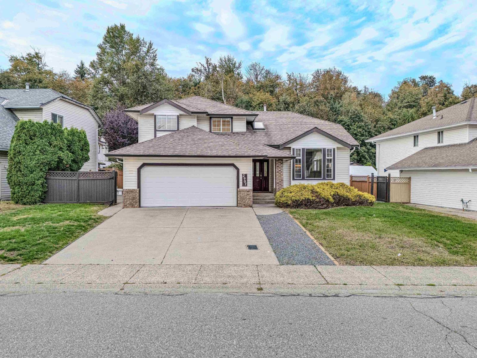 2907 Crossley Drive Property Photo 2