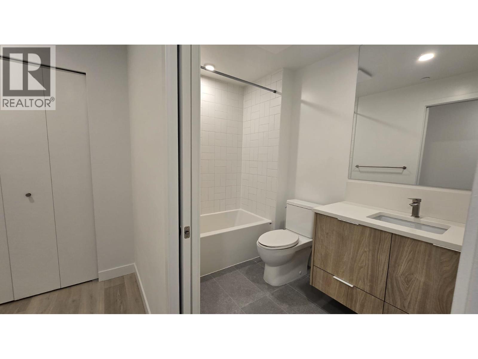 309 1616 Lloyd Avenue Property Photo 9