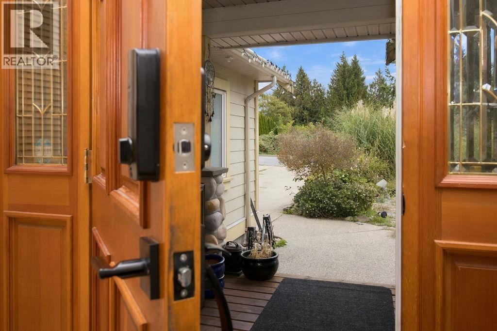 475 Harry Road Property Photo 5