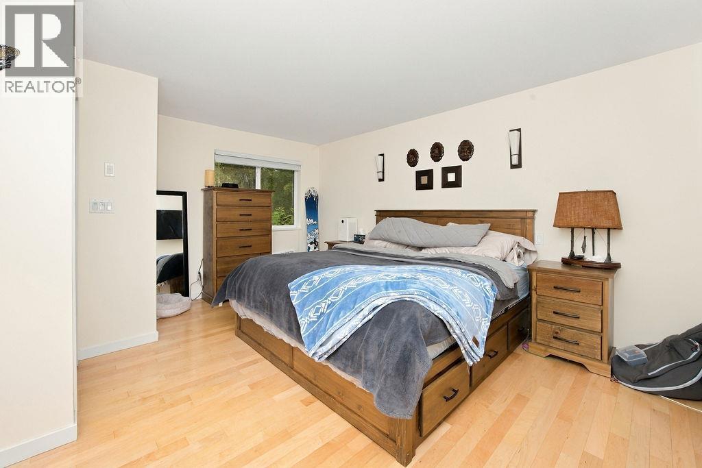 475 Harry Road Property Photo 18