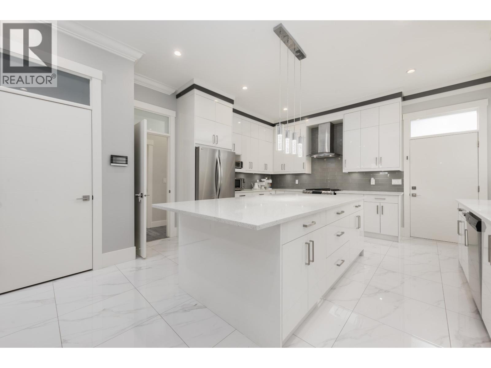 1135 Yorston Court Property Photo 2