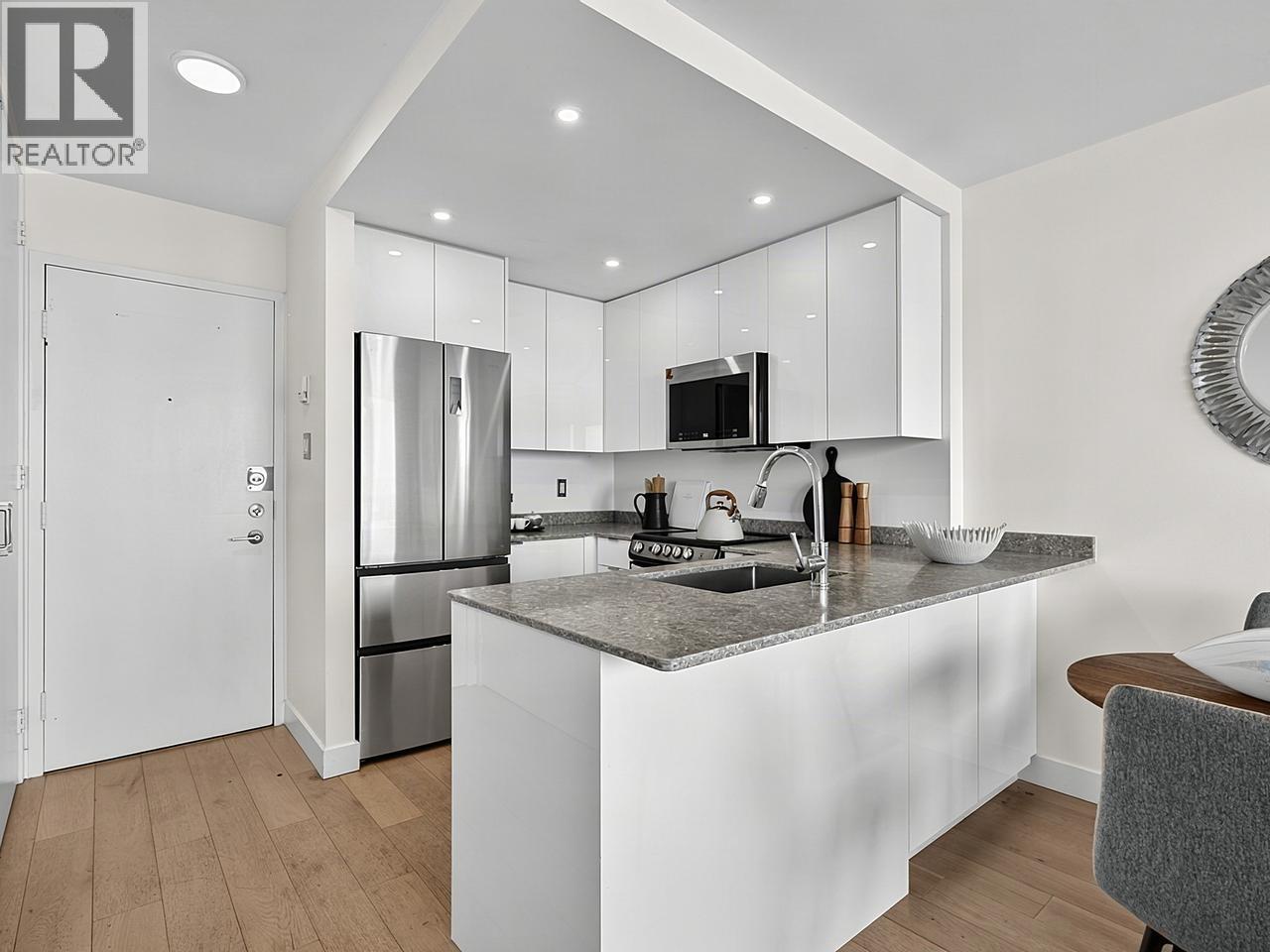 1008 1146 Harwood Street Property Photo 8