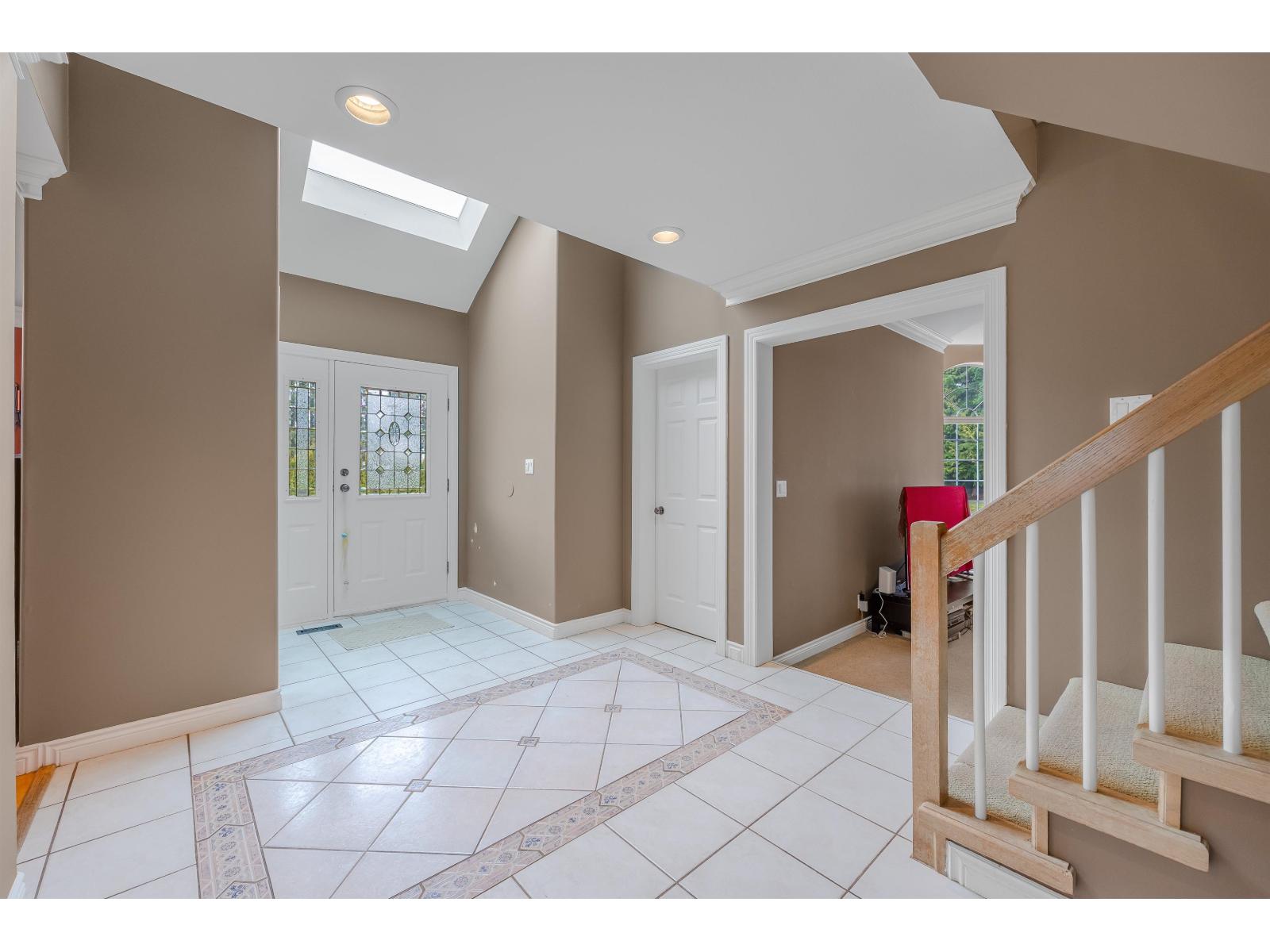 2443 150 Street Property Photo 2