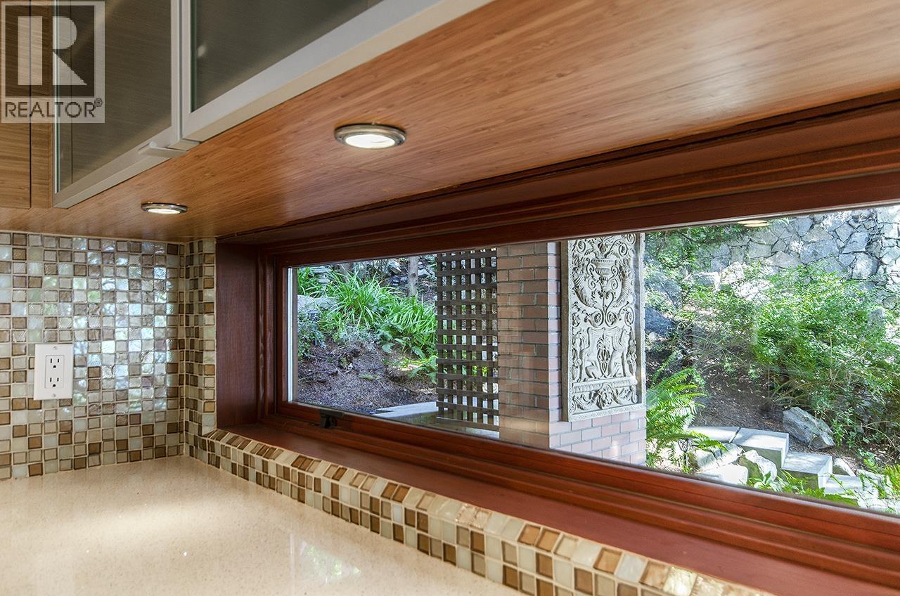 4651 Marine Drive Property Photo 19