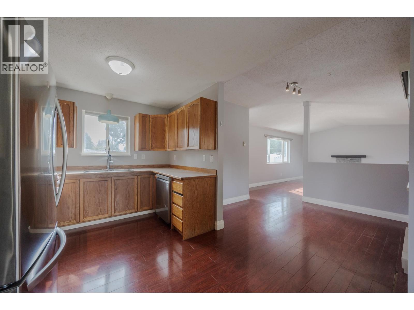 5 23205 Calvin Crescent Property Photo 7