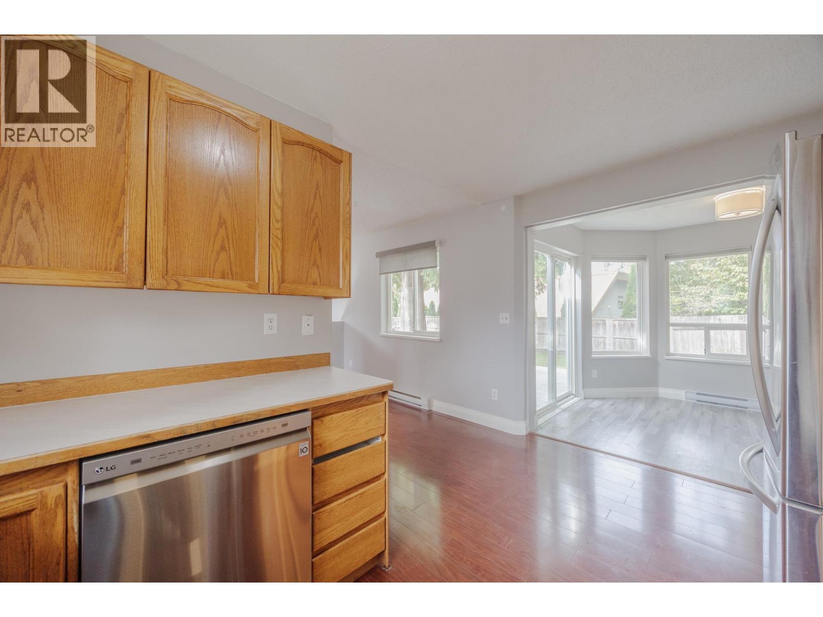 5 23205 Calvin Crescent Property Photo 11