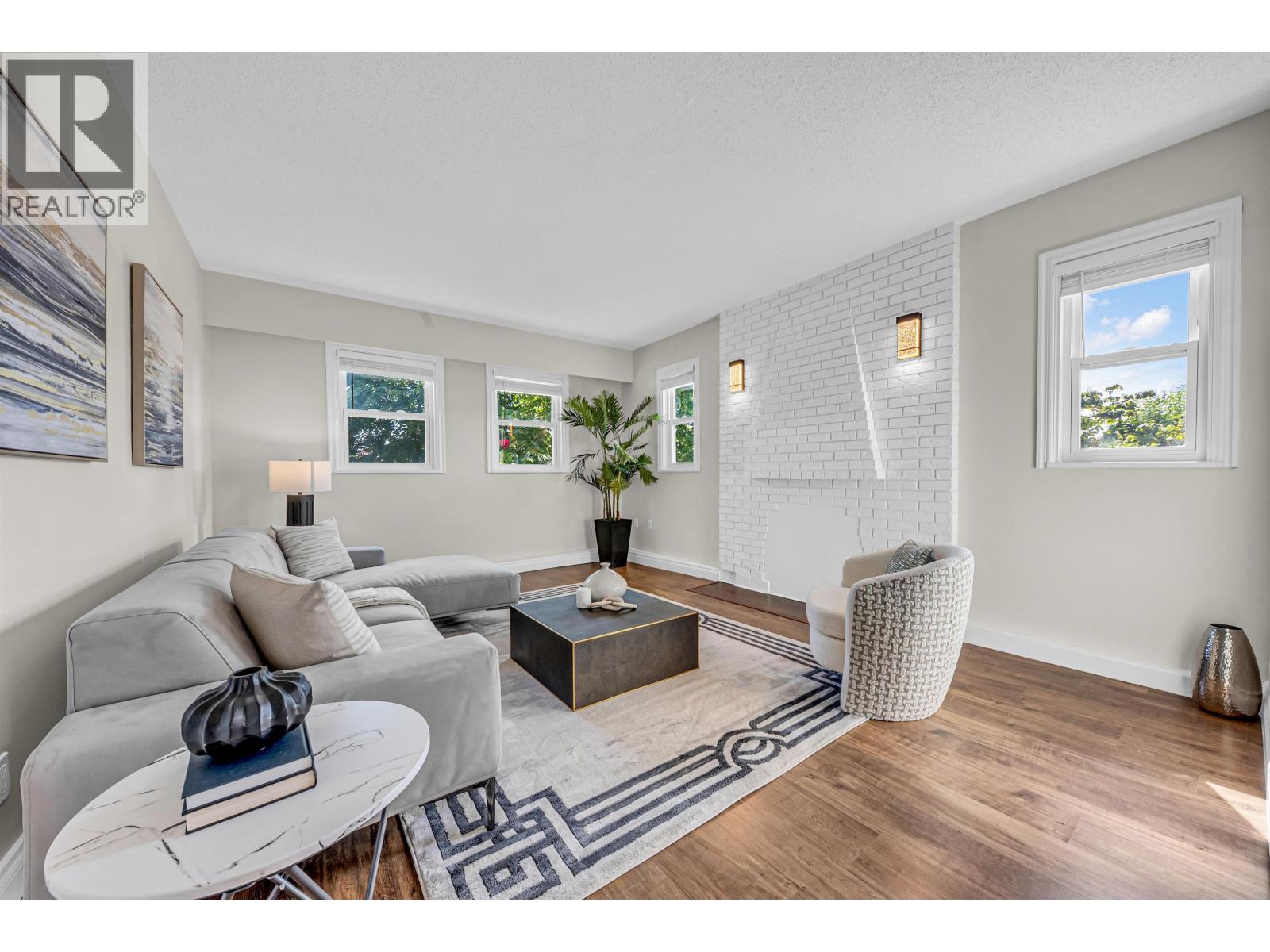 7347 Queenston Court Property Photo 12