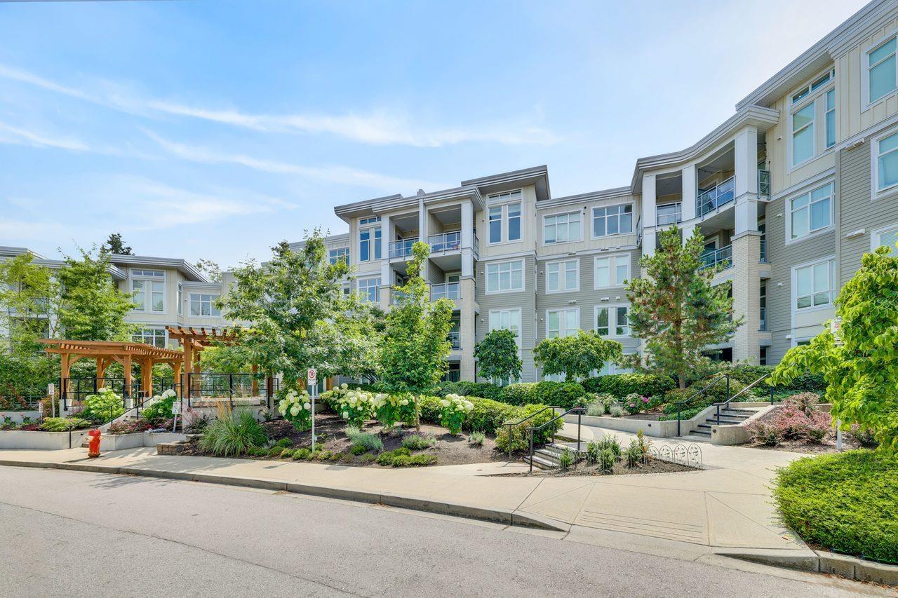 411 15436 31 Avenue Photo de la propriété 1