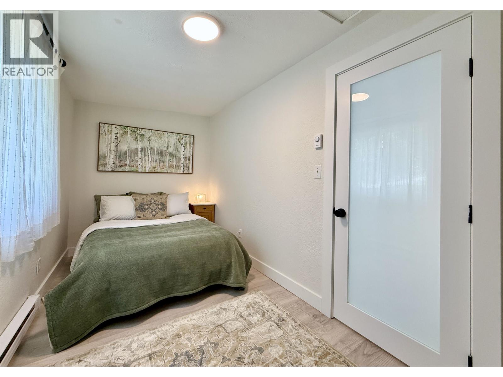 6376 Sunshine Coast Highway Property Photo 18