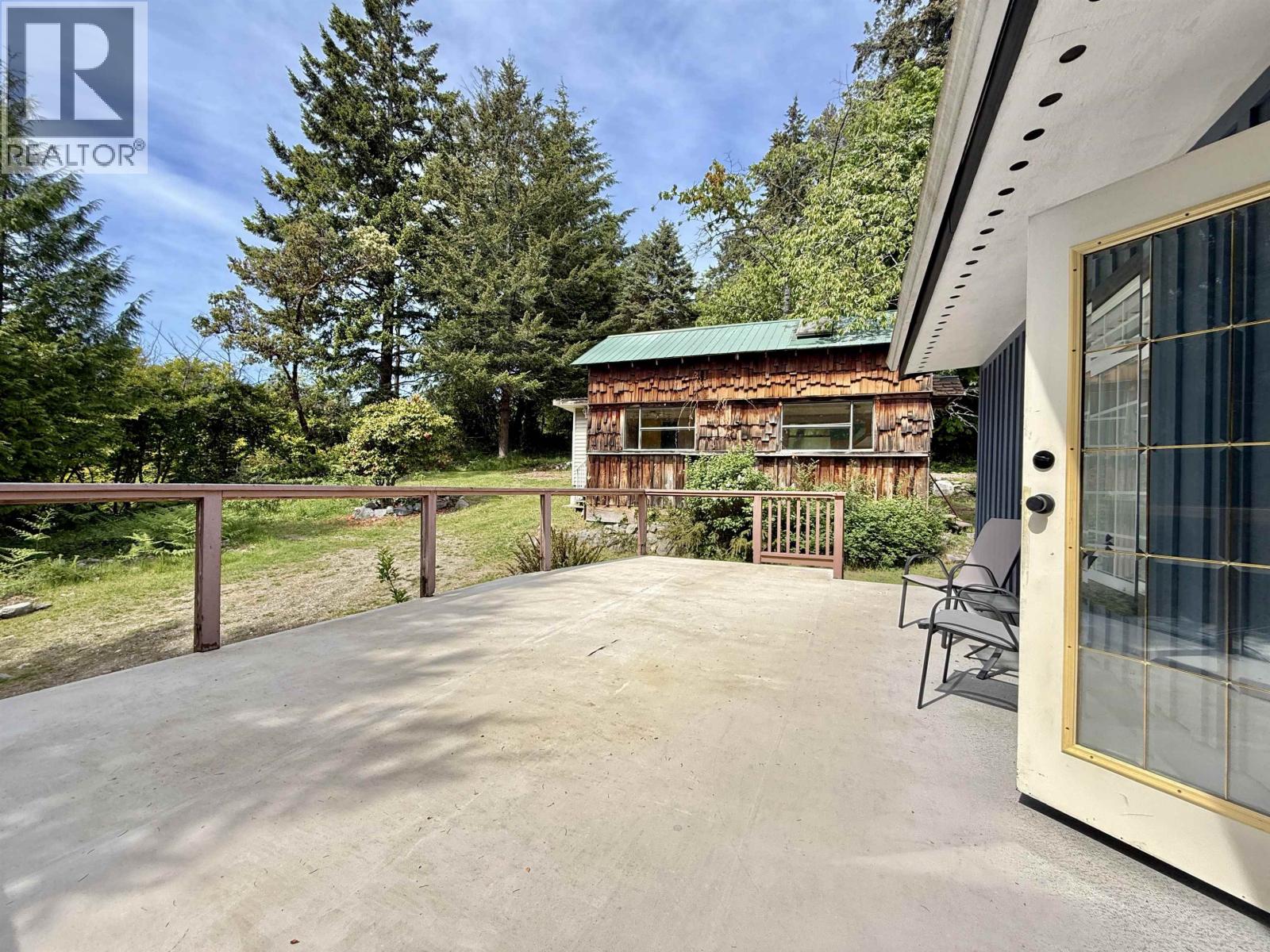 6376 Sunshine Coast Highway Property Photo 22