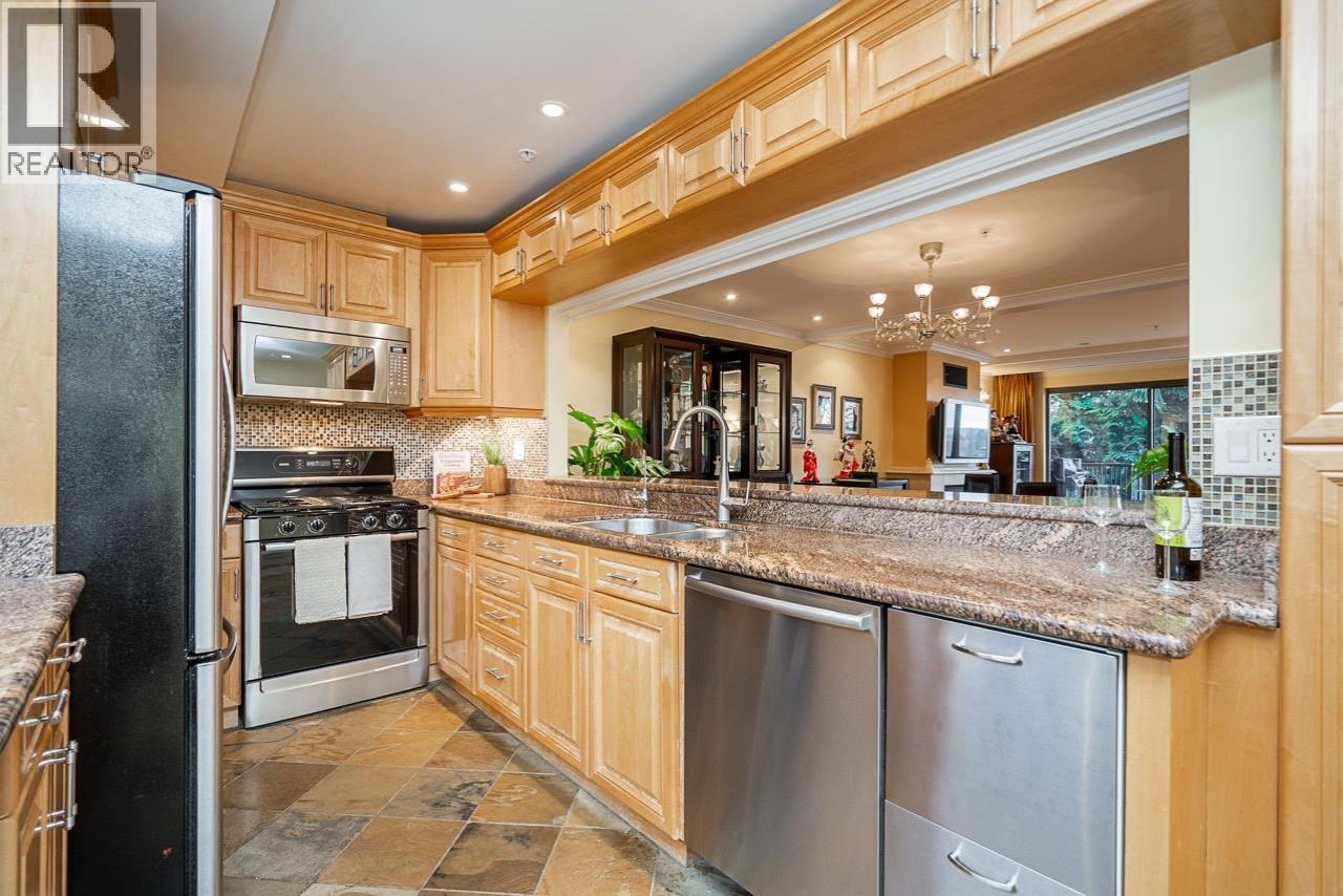 304 1233 Beach Avenue Property Photo 12