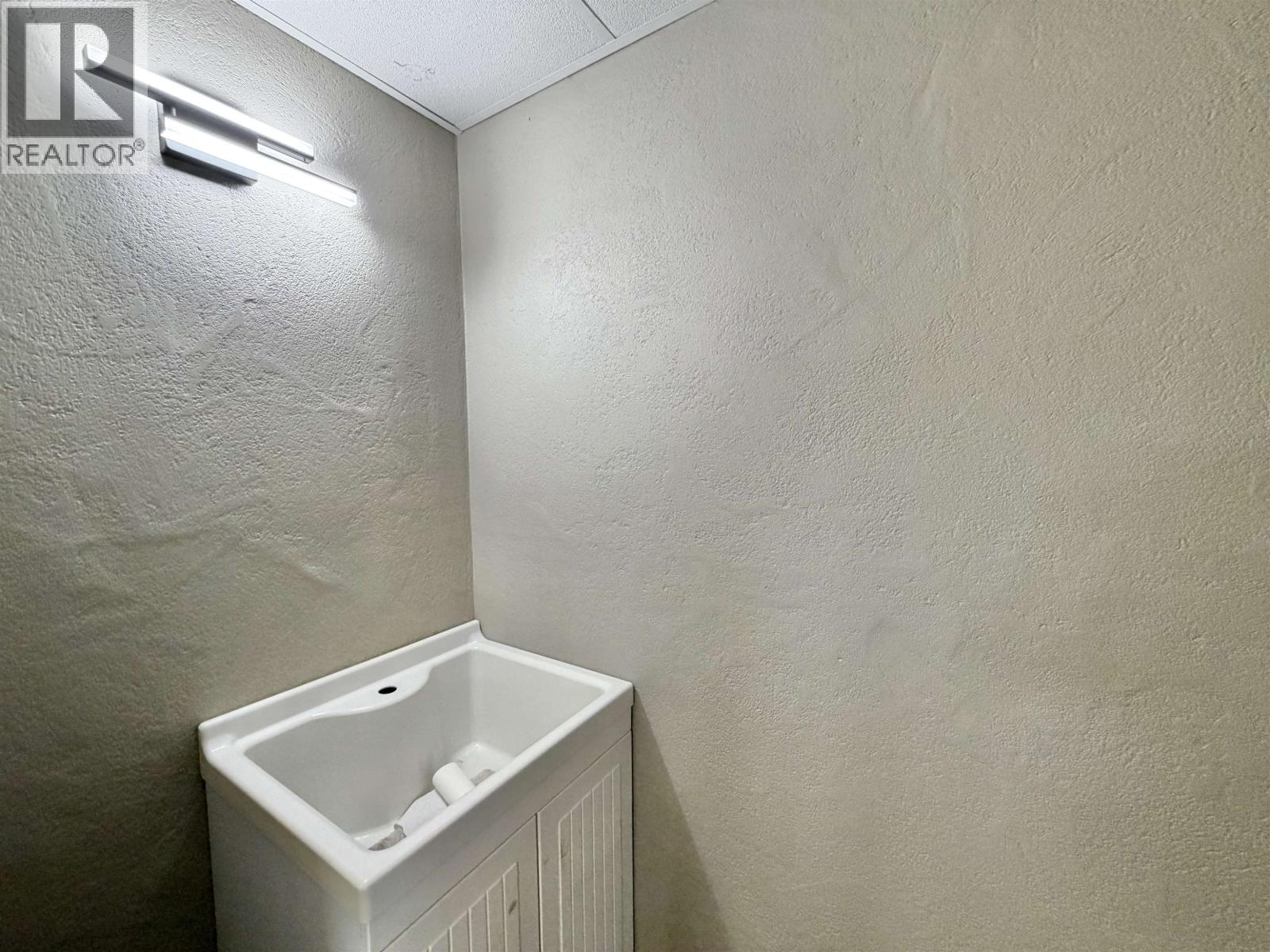 2175 White Road Property Photo 23