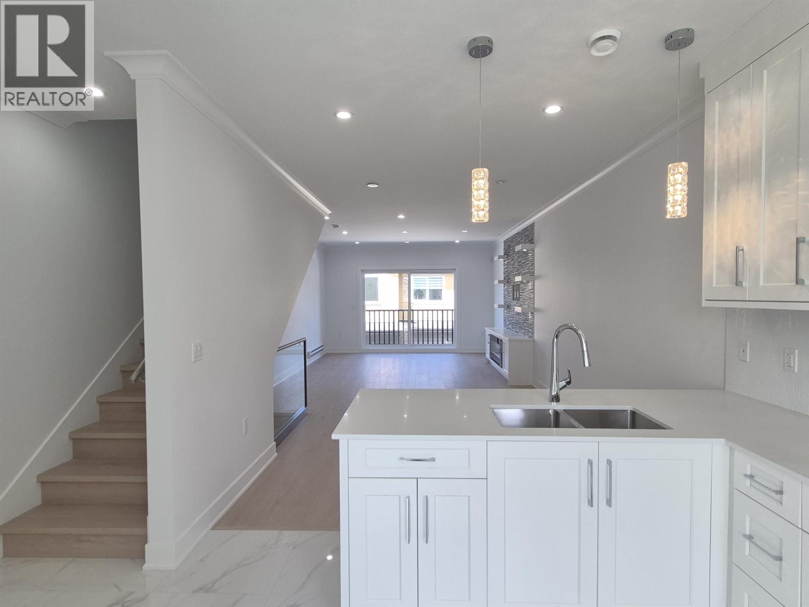 109 8233 Williams Road Property Photo 8