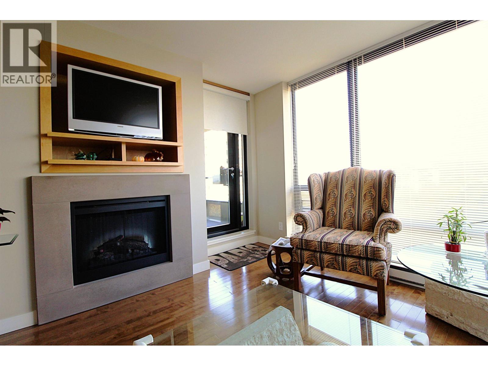 1106 9133 Hemlock Drive Property Photo 6