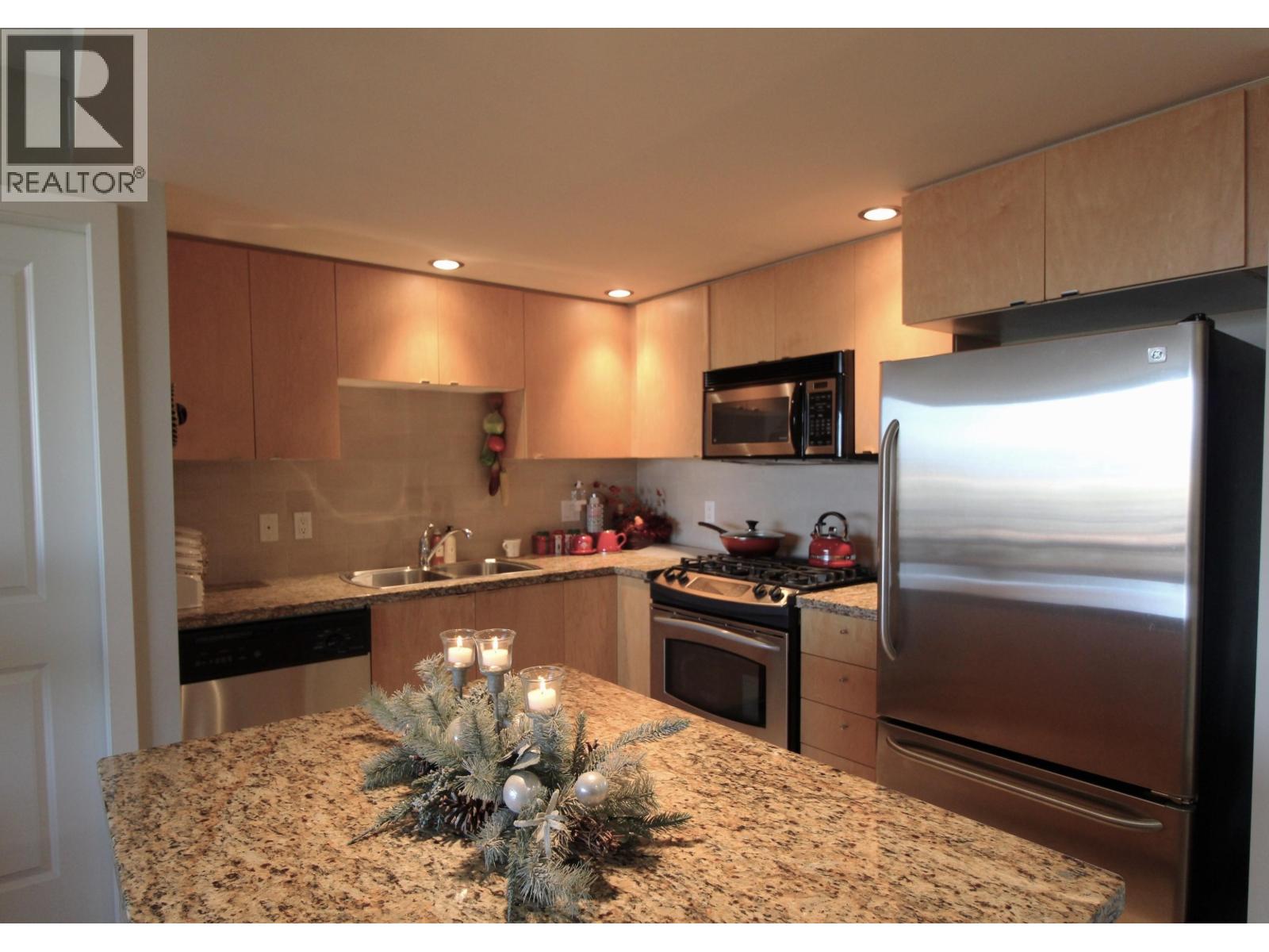 1106 9133 Hemlock Drive Property Photo 7