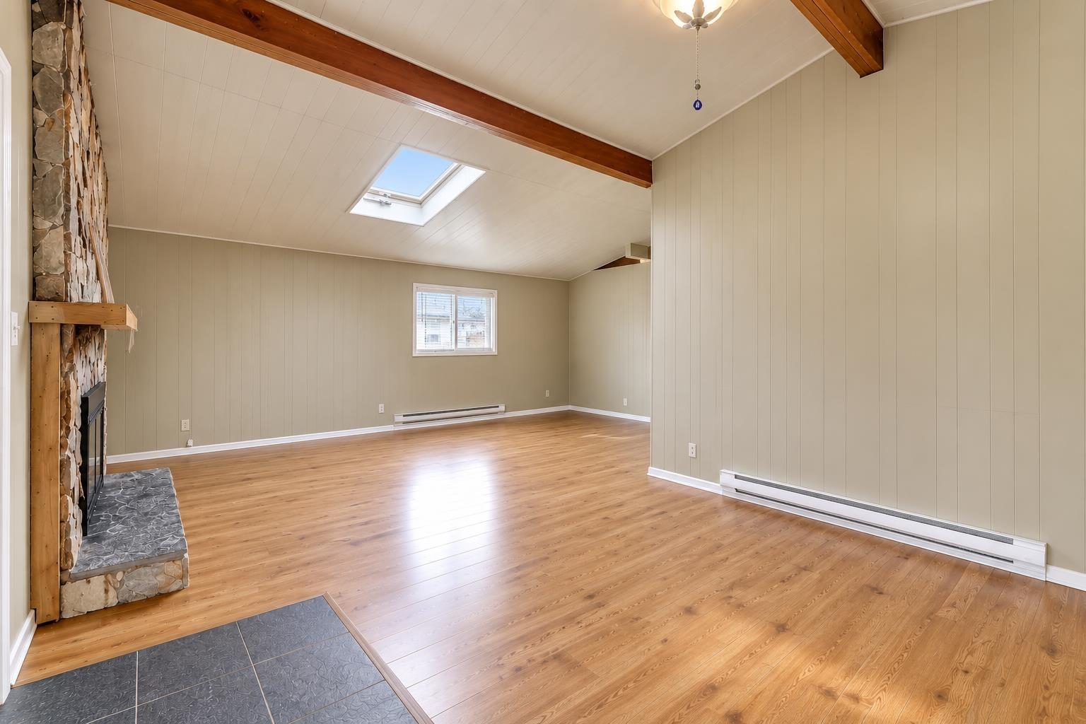 21635 50a Avenue Property Photo 5