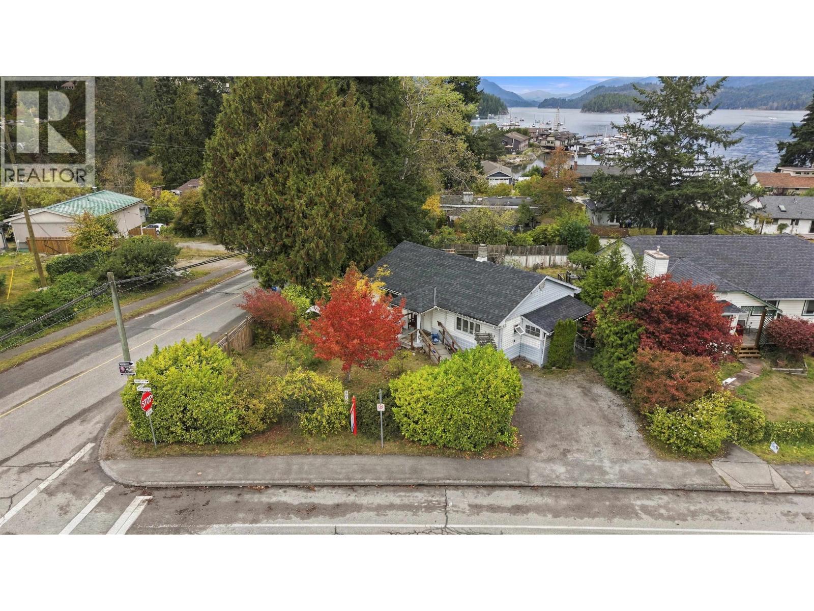 5689 PORPOISE BAY ROAD Property Photo 1