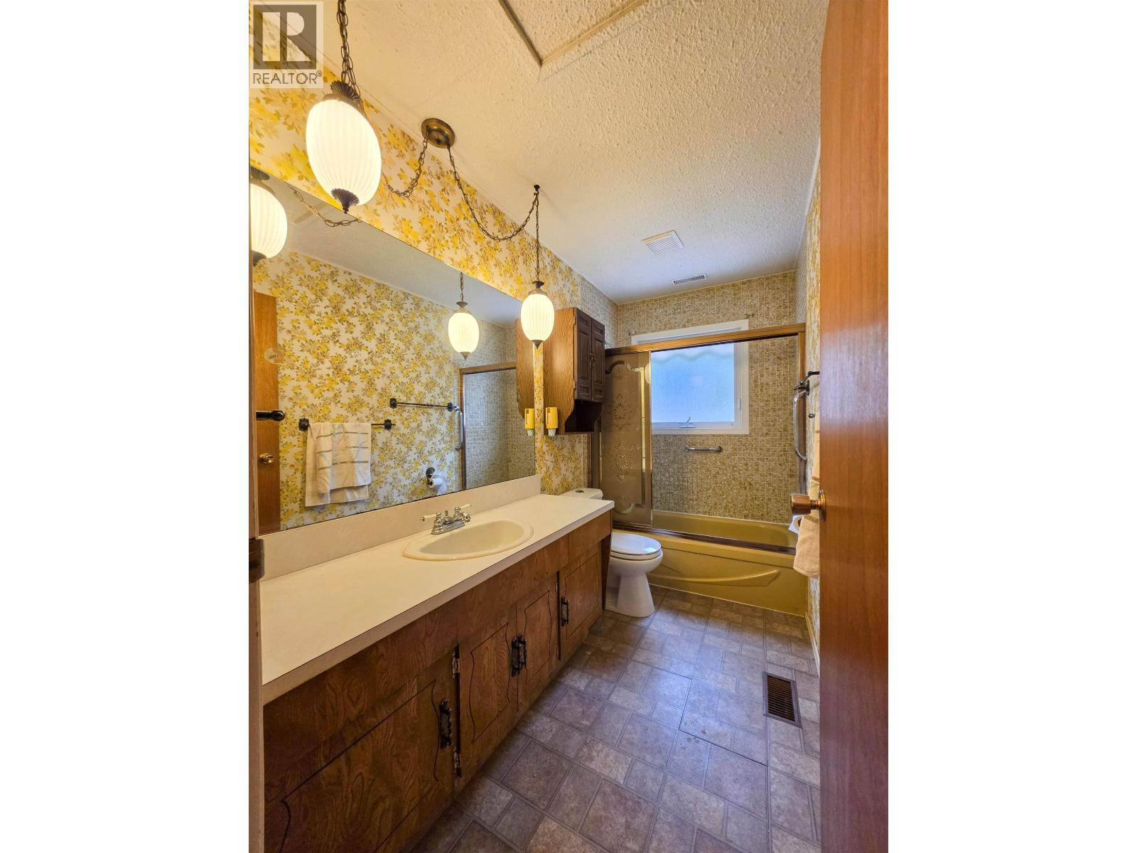 63 Okanagan Street Property Photo 7