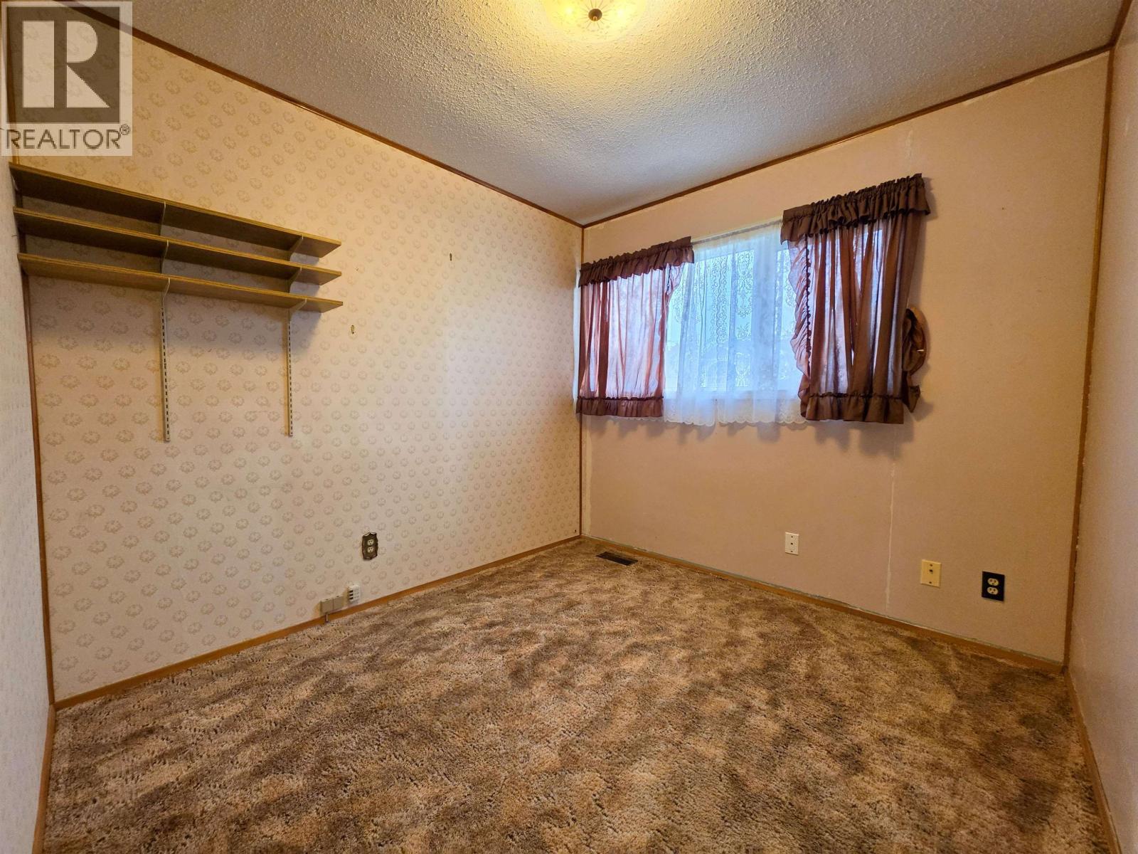 63 Okanagan Street Property Photo 8