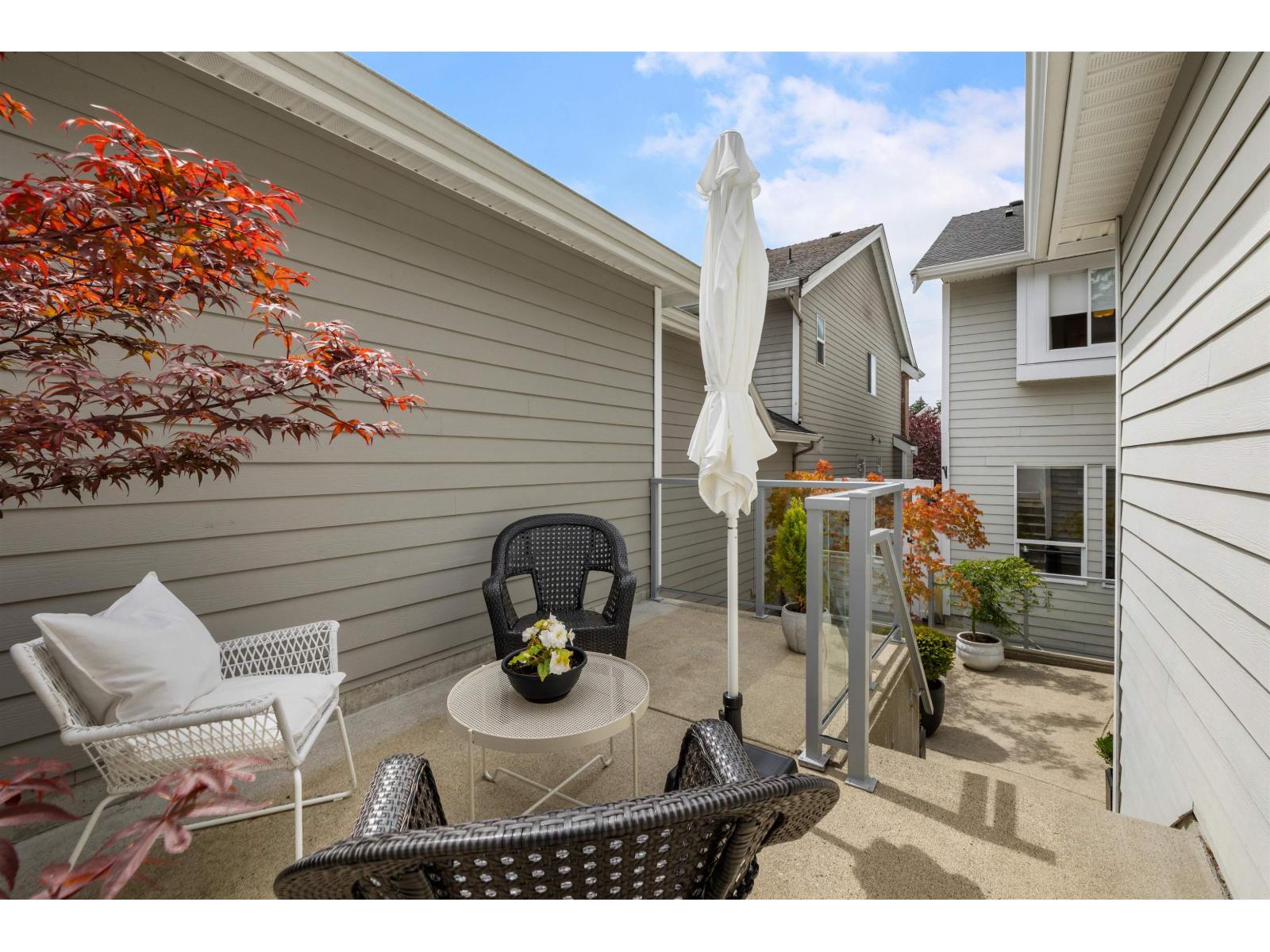 3444 148 Street Property Photo 4