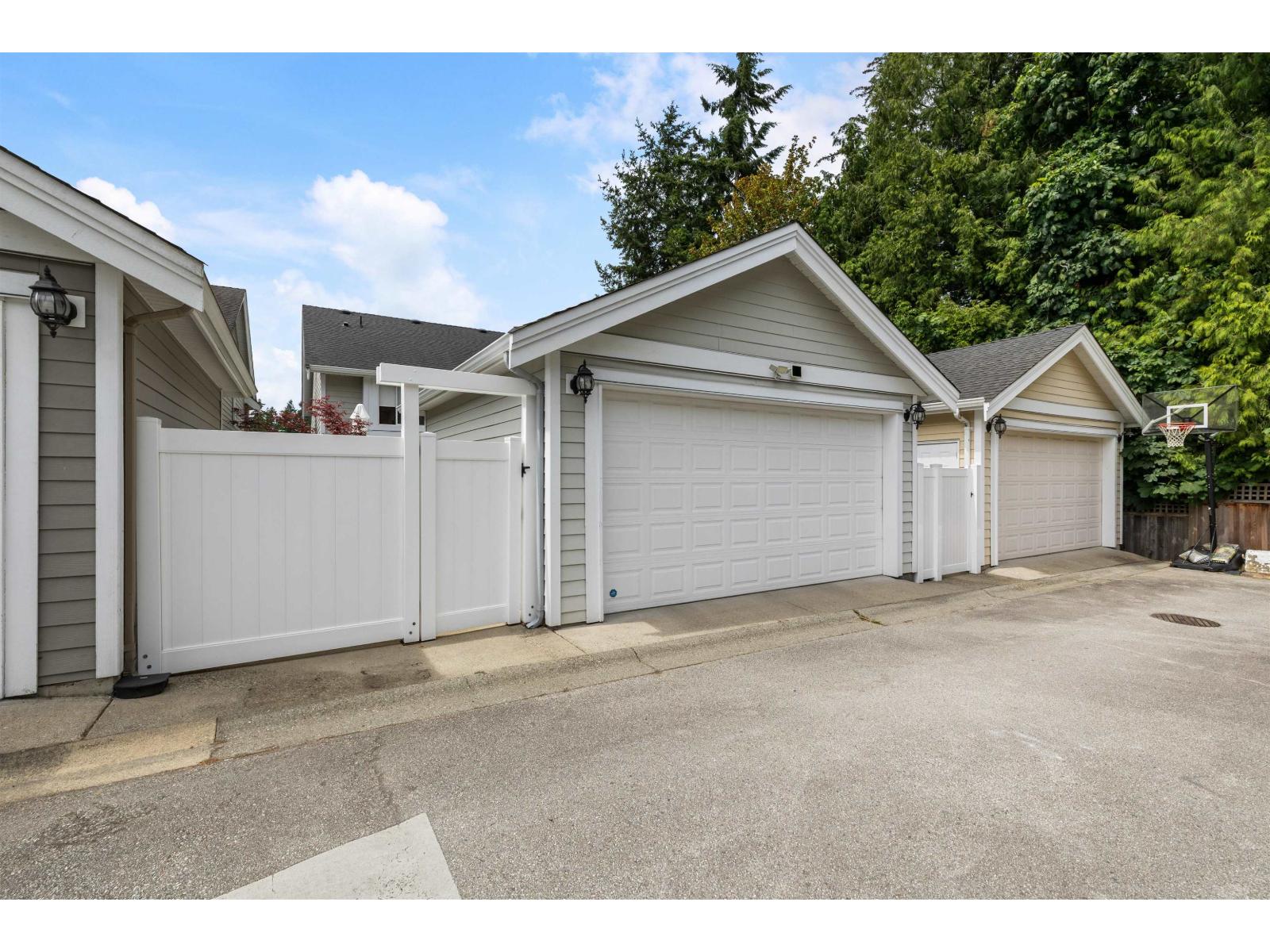 3444 148 Street Property Photo 5
