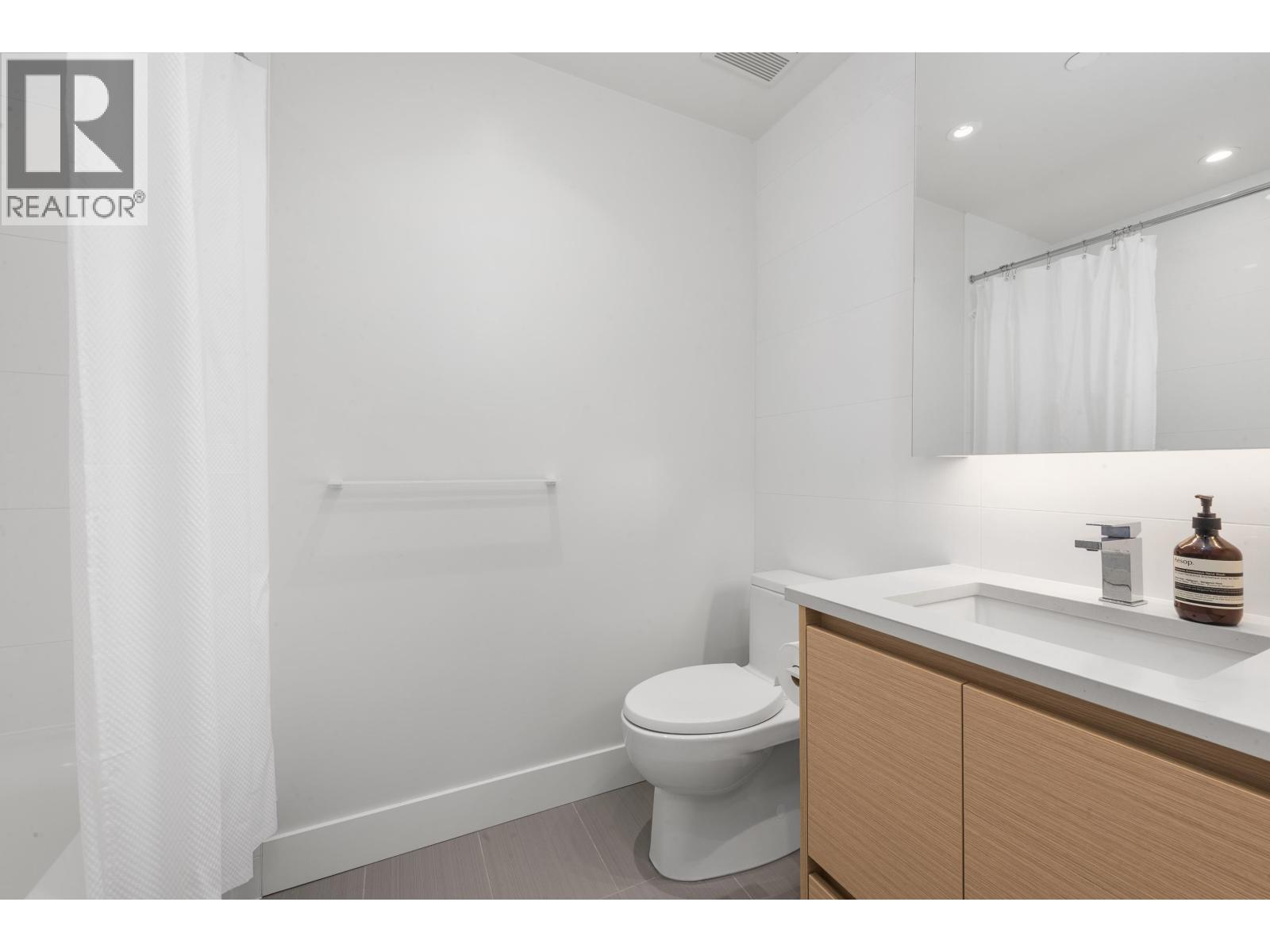 560 8575 Rivergrass Drive Property Photo 19