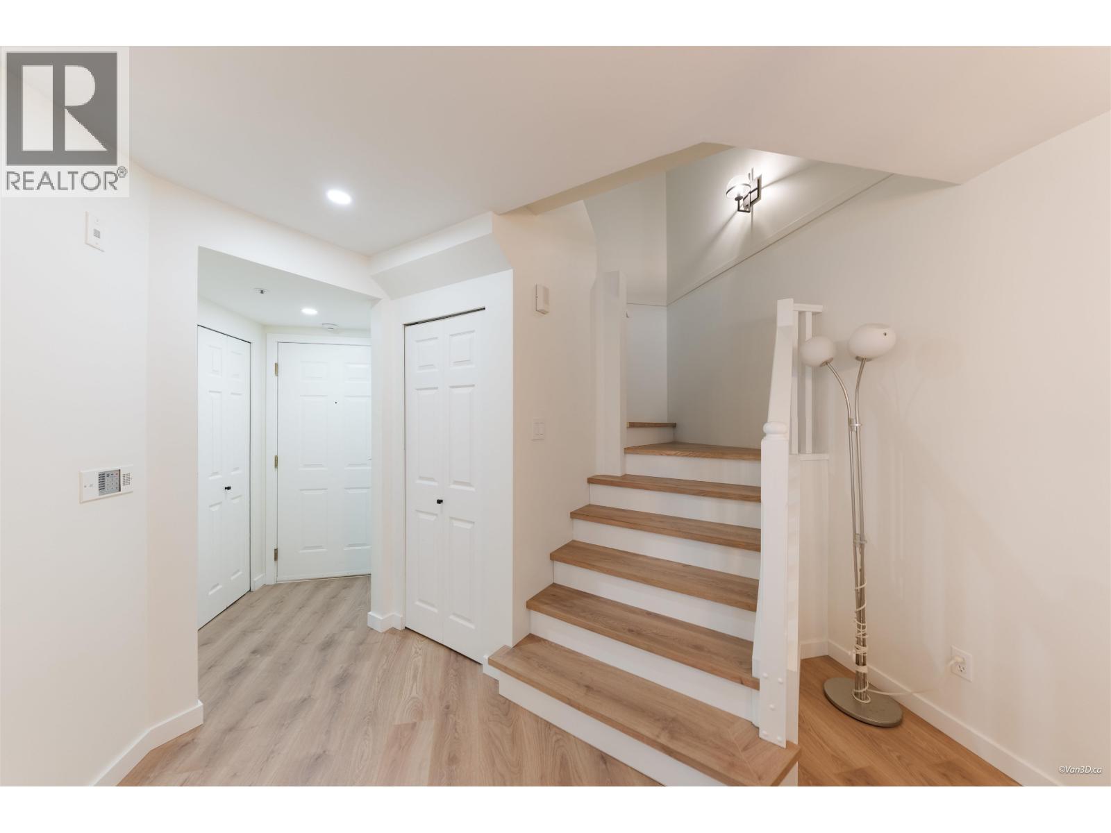 113 2960 Princess Crescent Property Photo 13