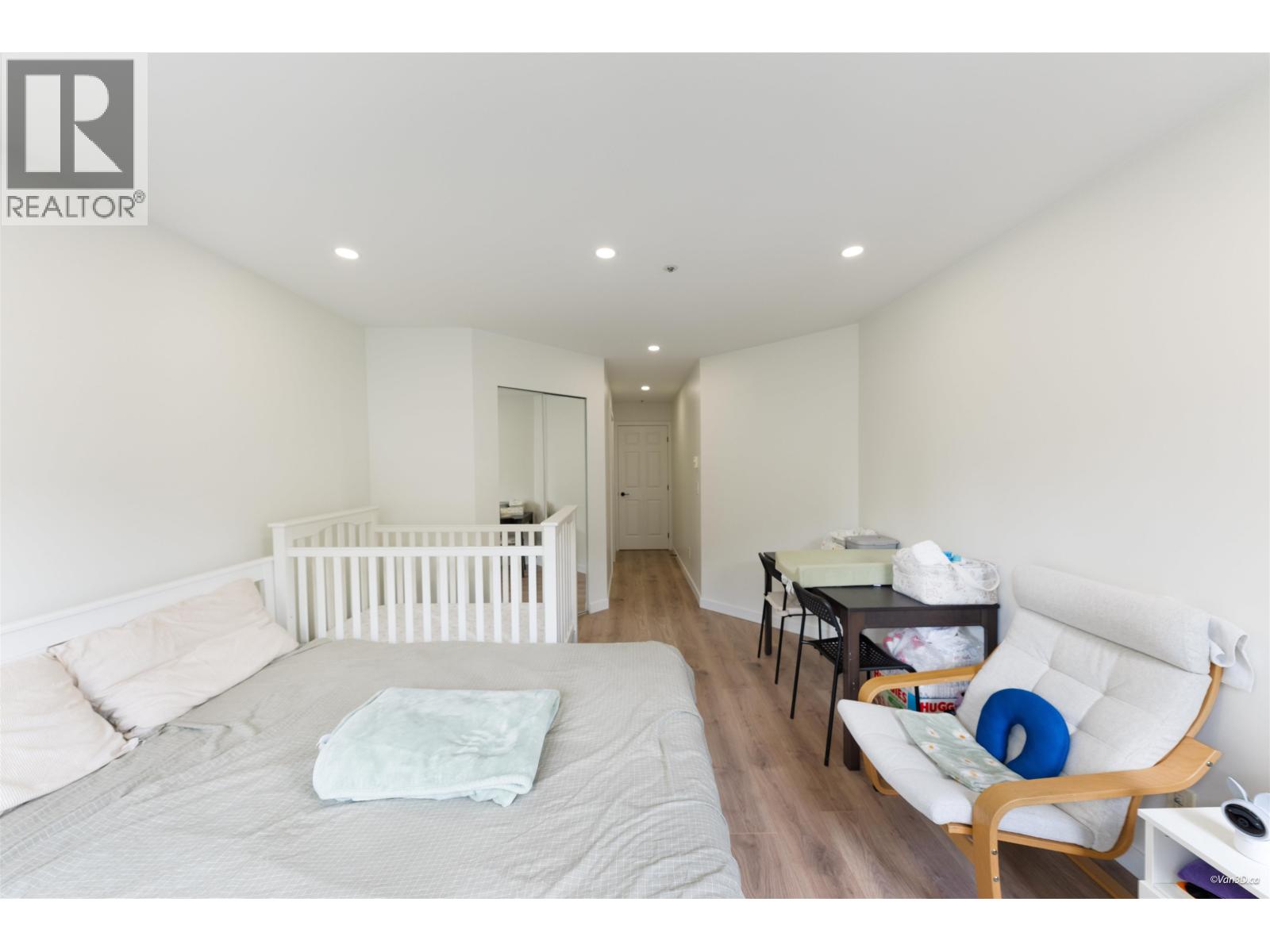 113 2960 Princess Crescent Property Photo 17