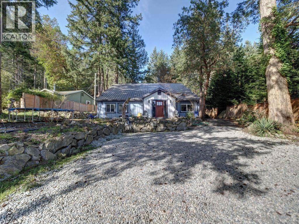 9168 Sunshine Coast Highway Property Photo 3