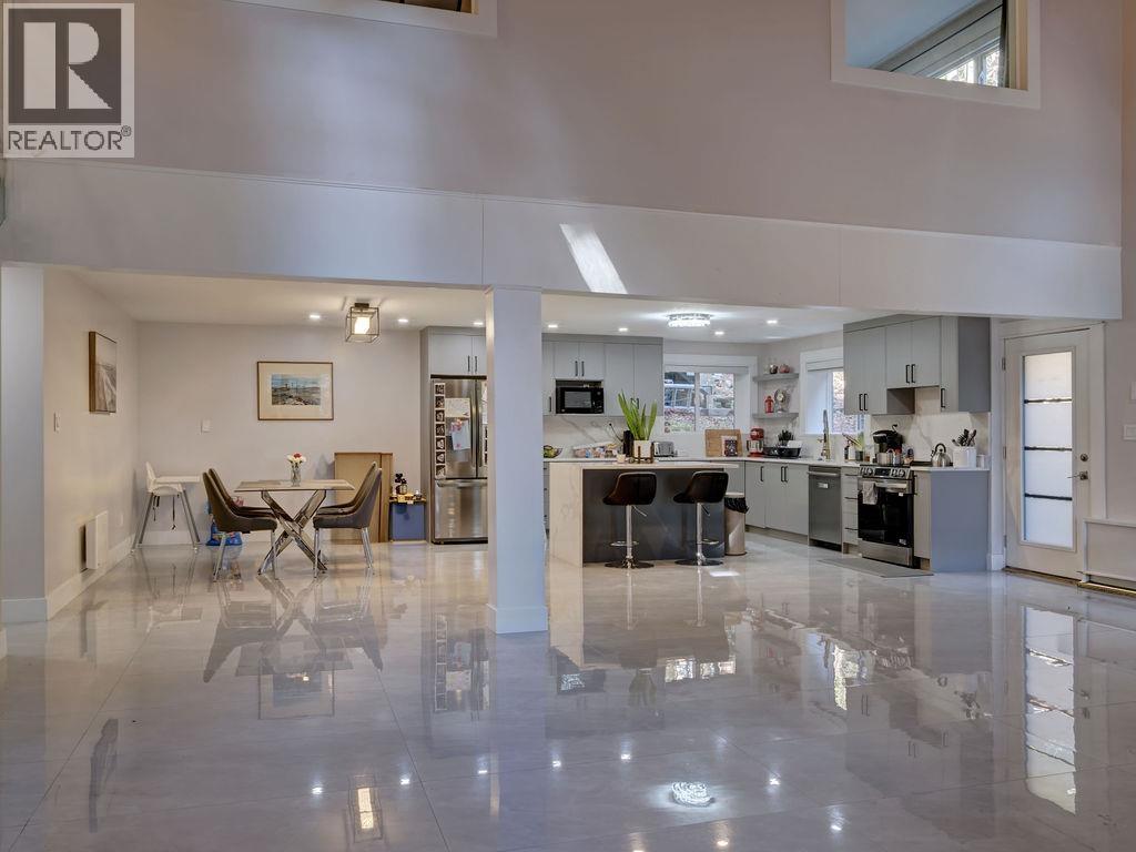 9168 Sunshine Coast Highway Property Photo 8