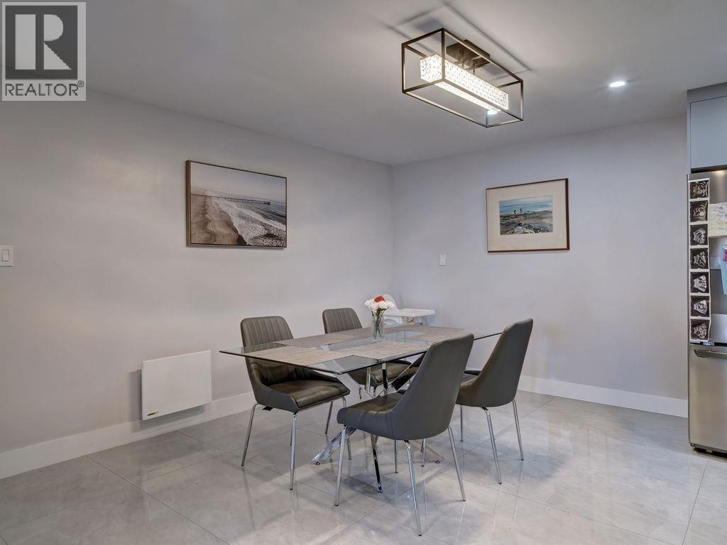 9168 Sunshine Coast Highway Property Photo 13