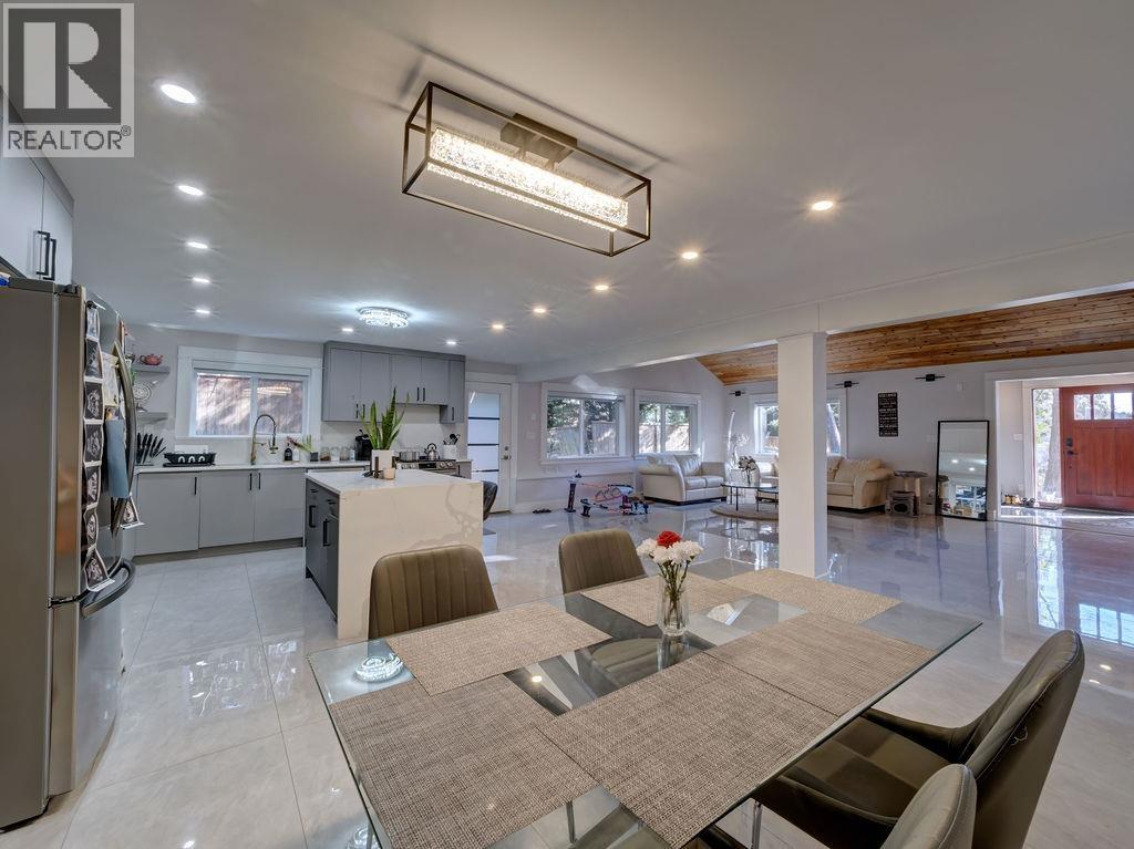 9168 Sunshine Coast Highway Property Photo 14